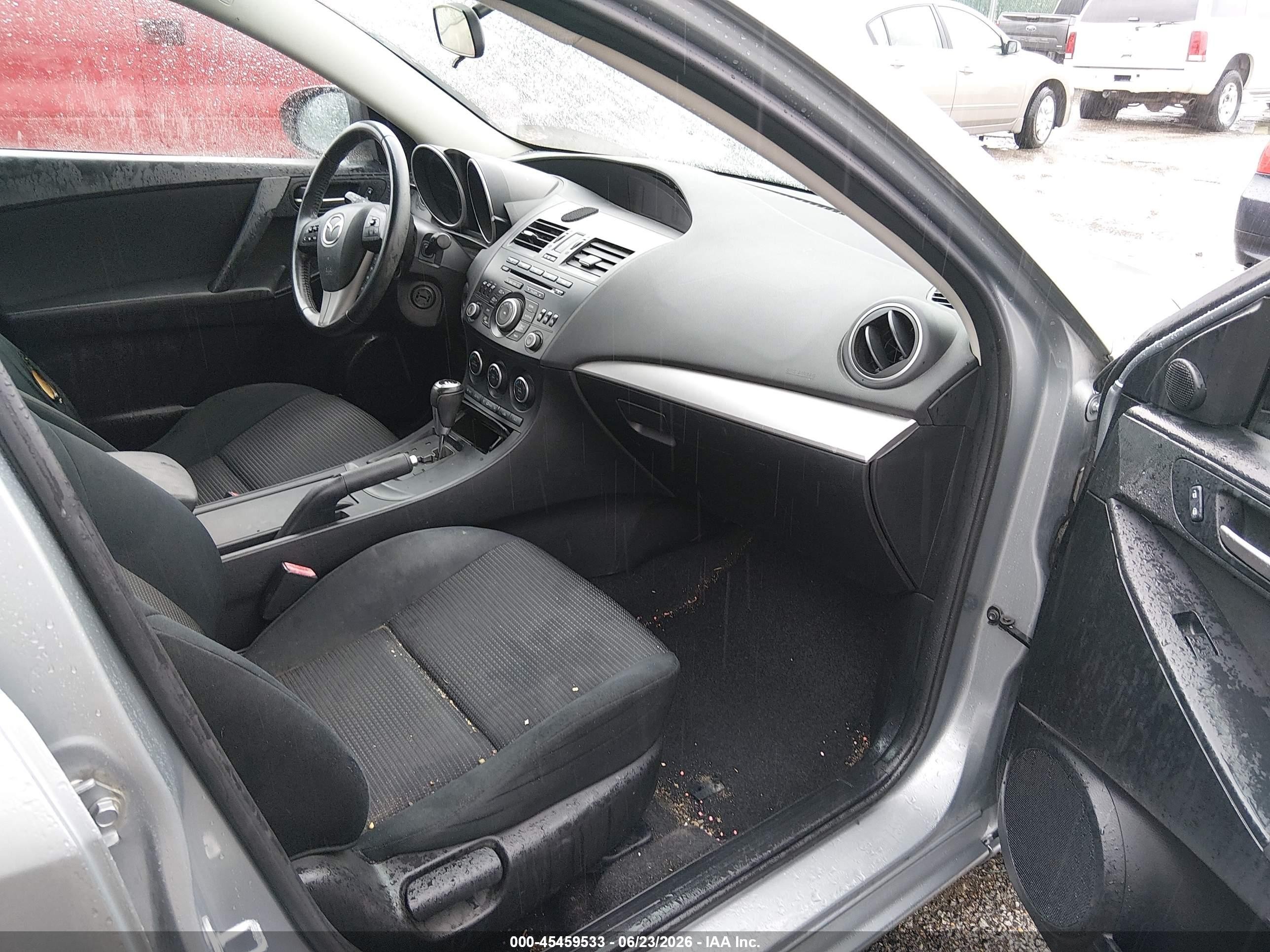 2013 Mazda Mazda3 I Touring Silver vin: JM1BL1L79D1783141