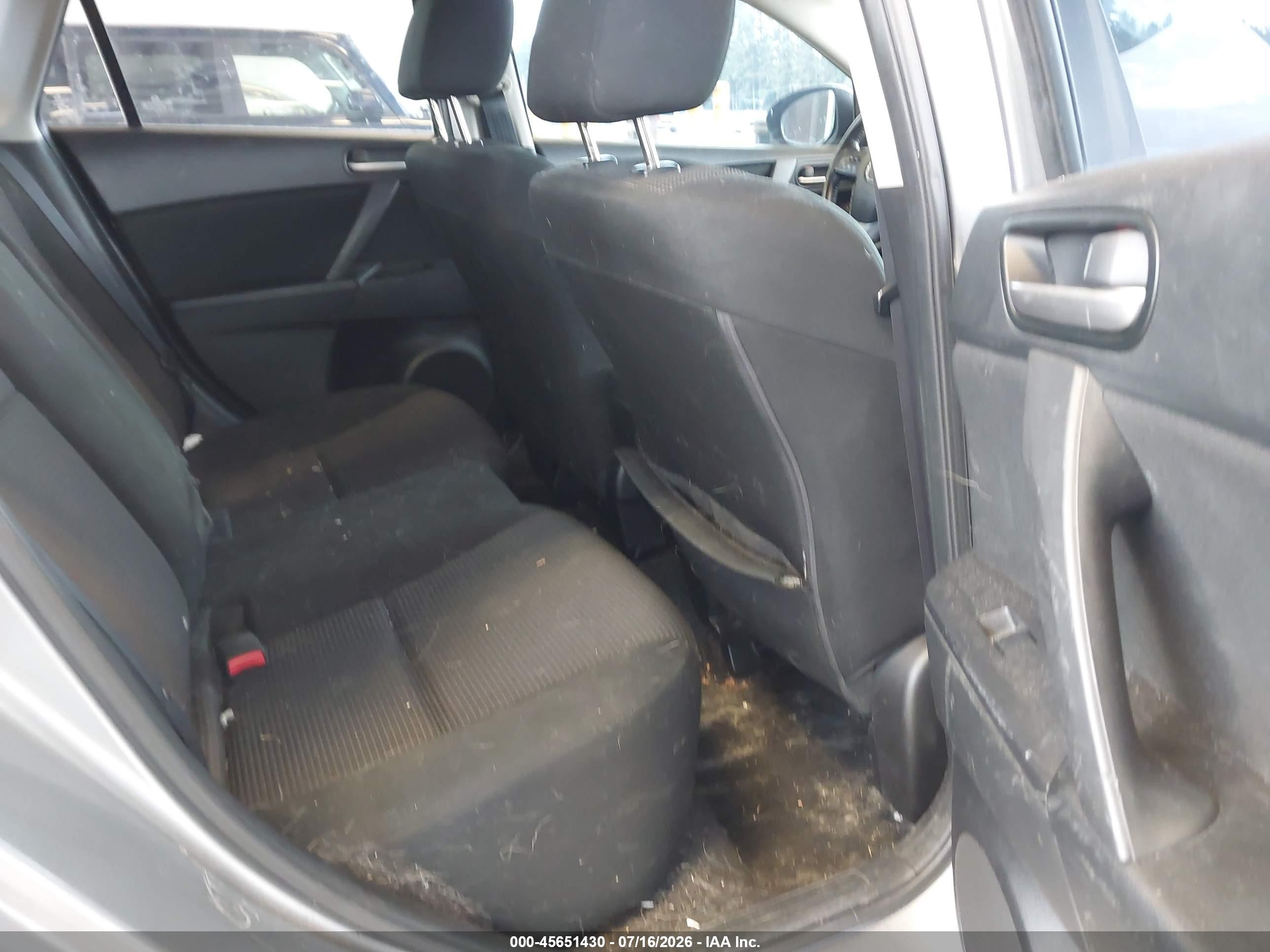 2013 Mazda Mazda3 I Touring Silver vin: JM1BL1L79D1796195