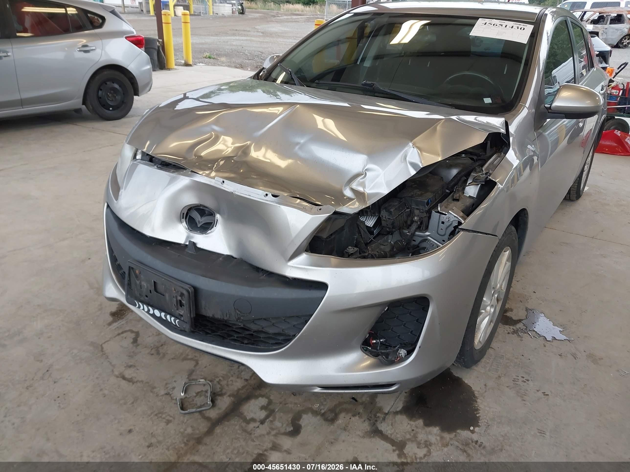 2013 Mazda Mazda3 I Touring Silver vin: JM1BL1L79D1796195