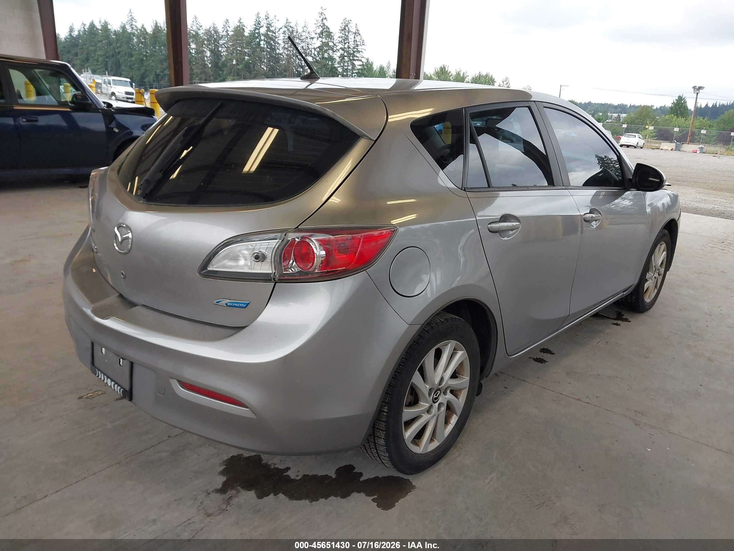 2013 Mazda Mazda3 I Touring Silver vin: JM1BL1L79D1796195
