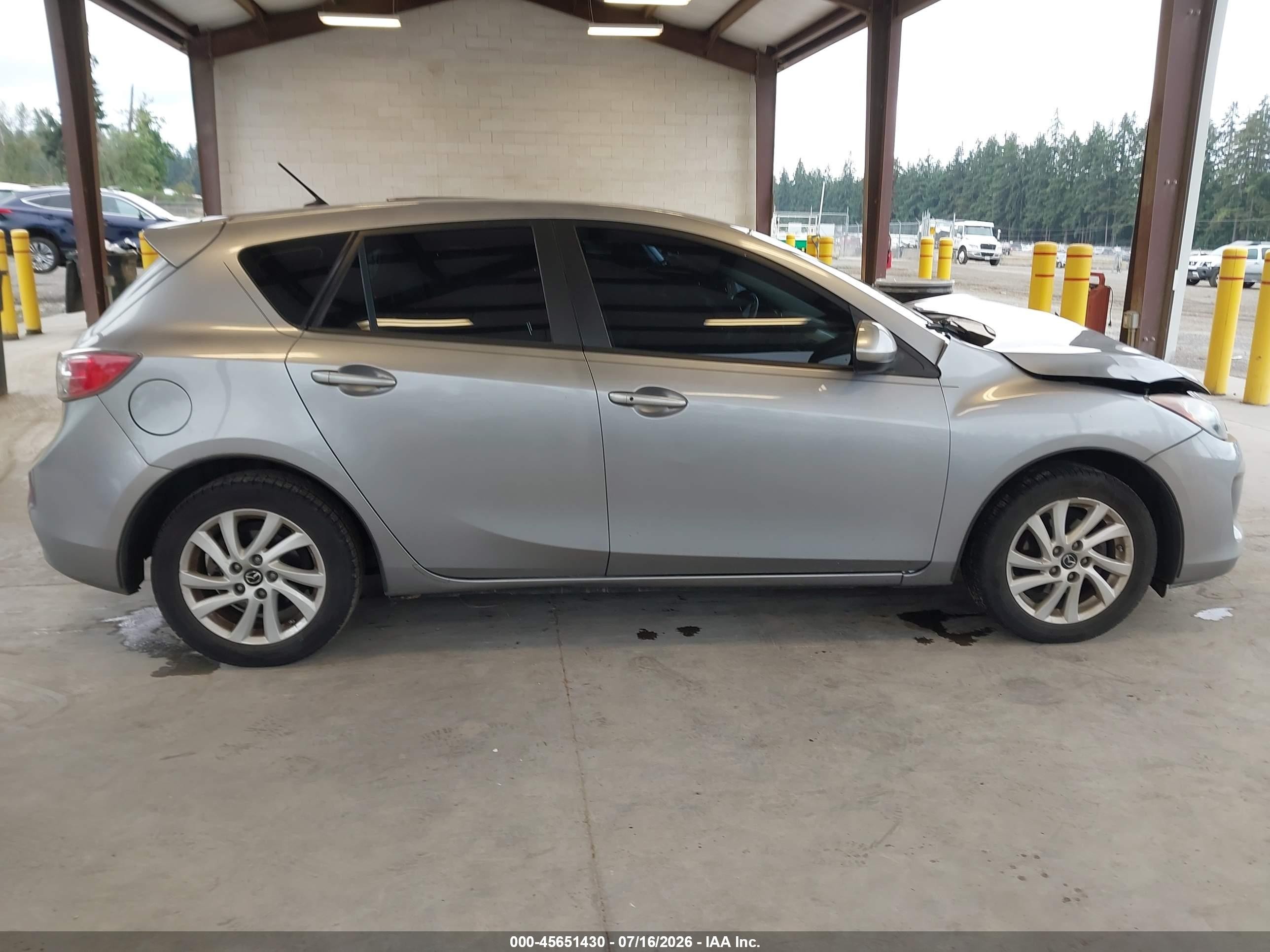 2013 Mazda Mazda3 I Touring Silver vin: JM1BL1L79D1796195