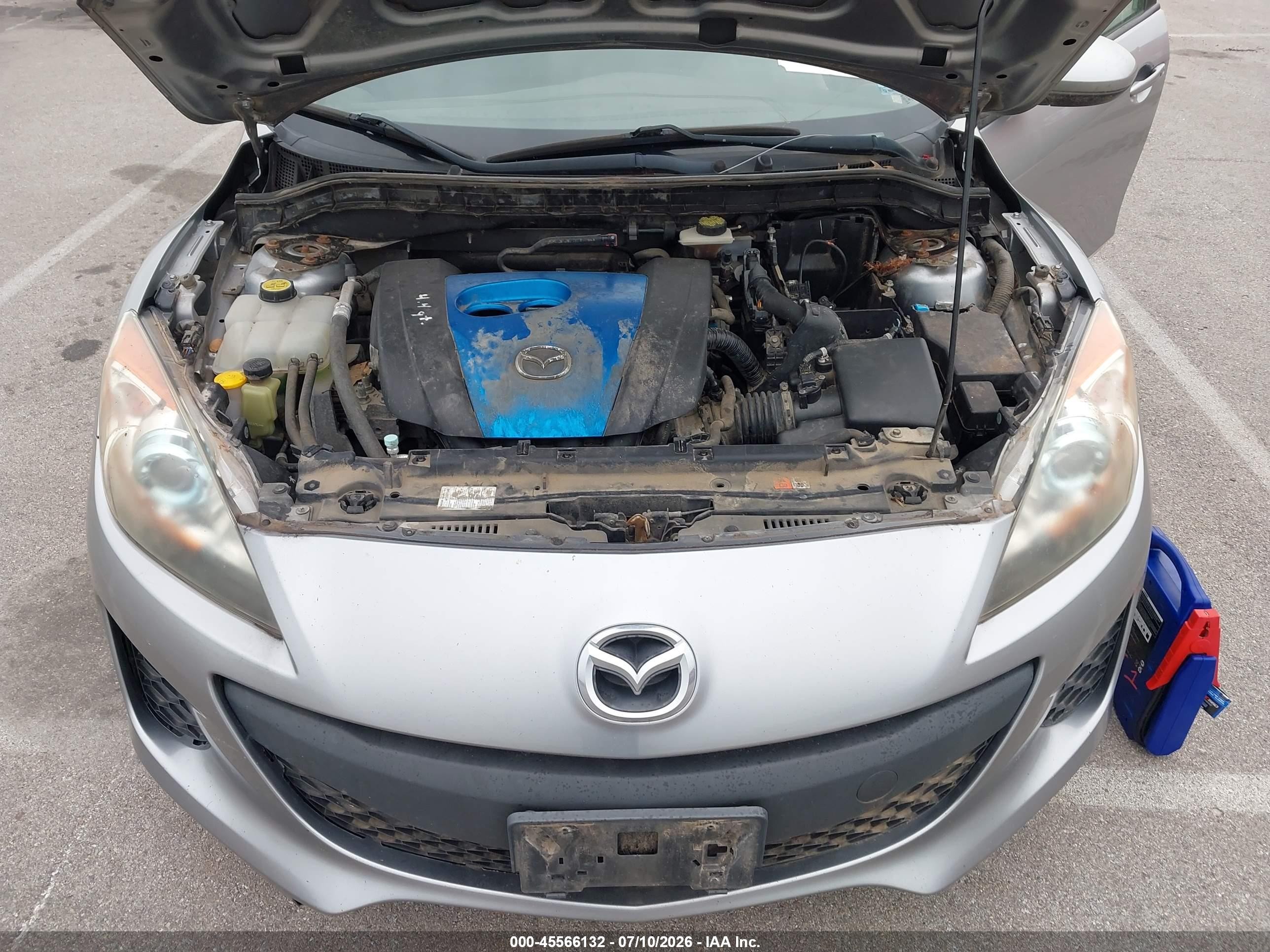 2013 Mazda Mazda3 I Touring Silver vin: JM1BL1L7XD1728889