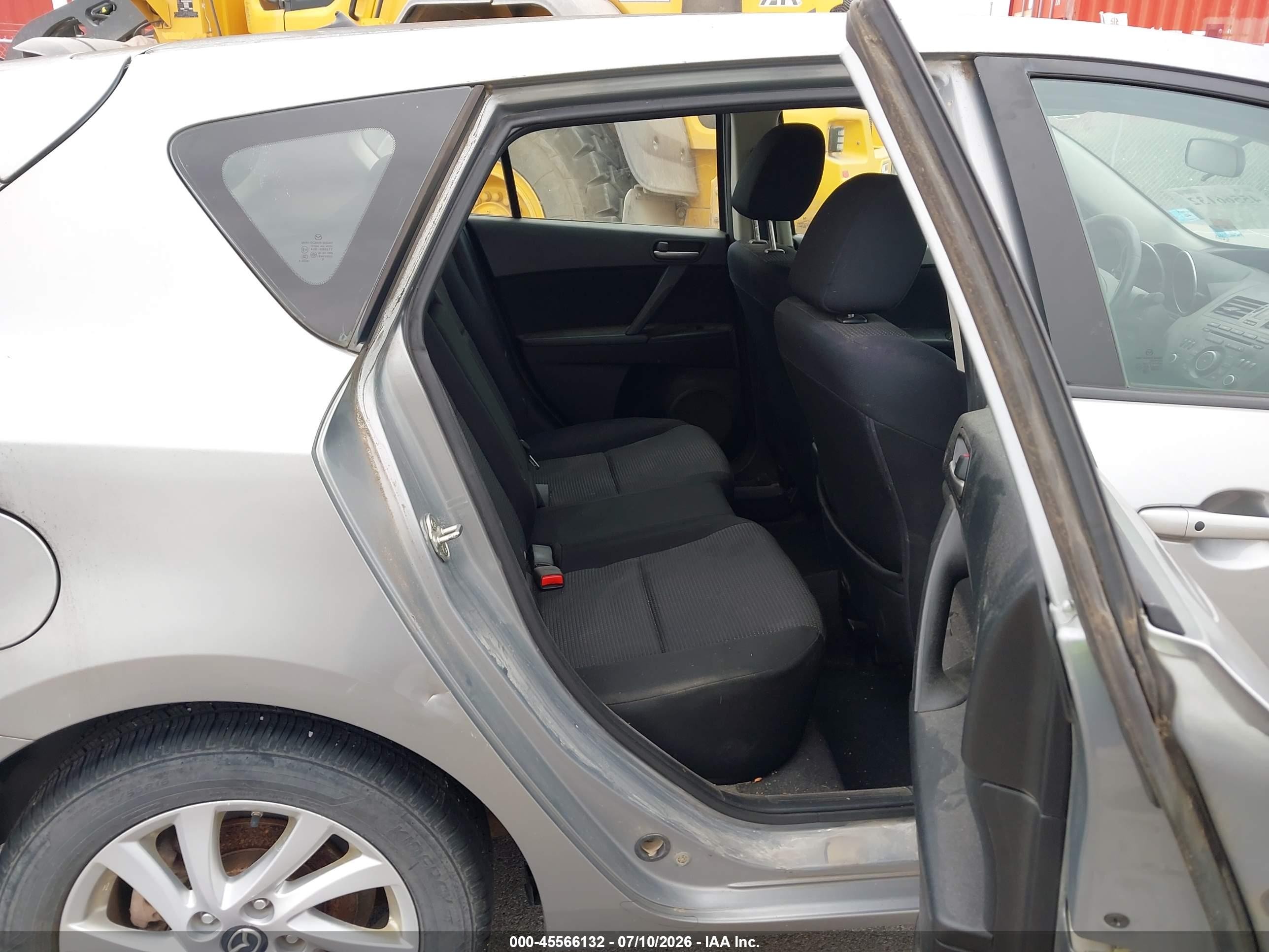 2013 Mazda Mazda3 I Touring Silver vin: JM1BL1L7XD1728889