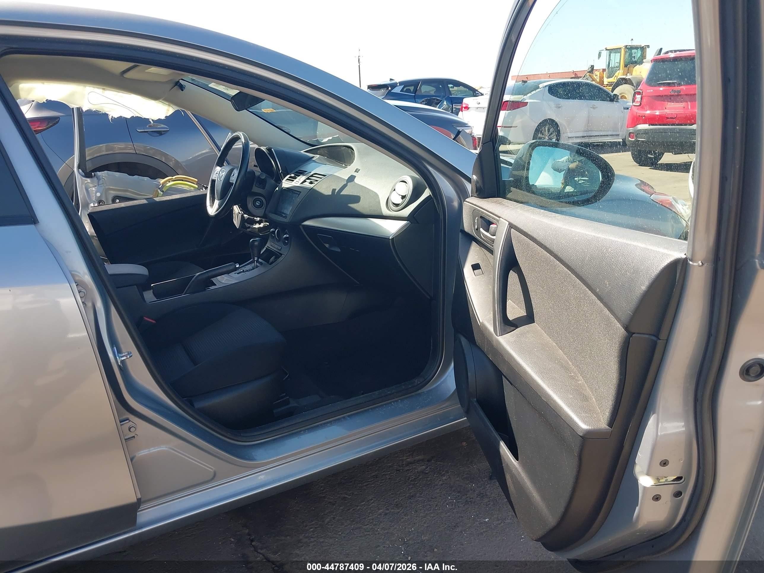 2012 Mazda Mazda3 I Touring Silver vin: JM1BL1L81C1614108