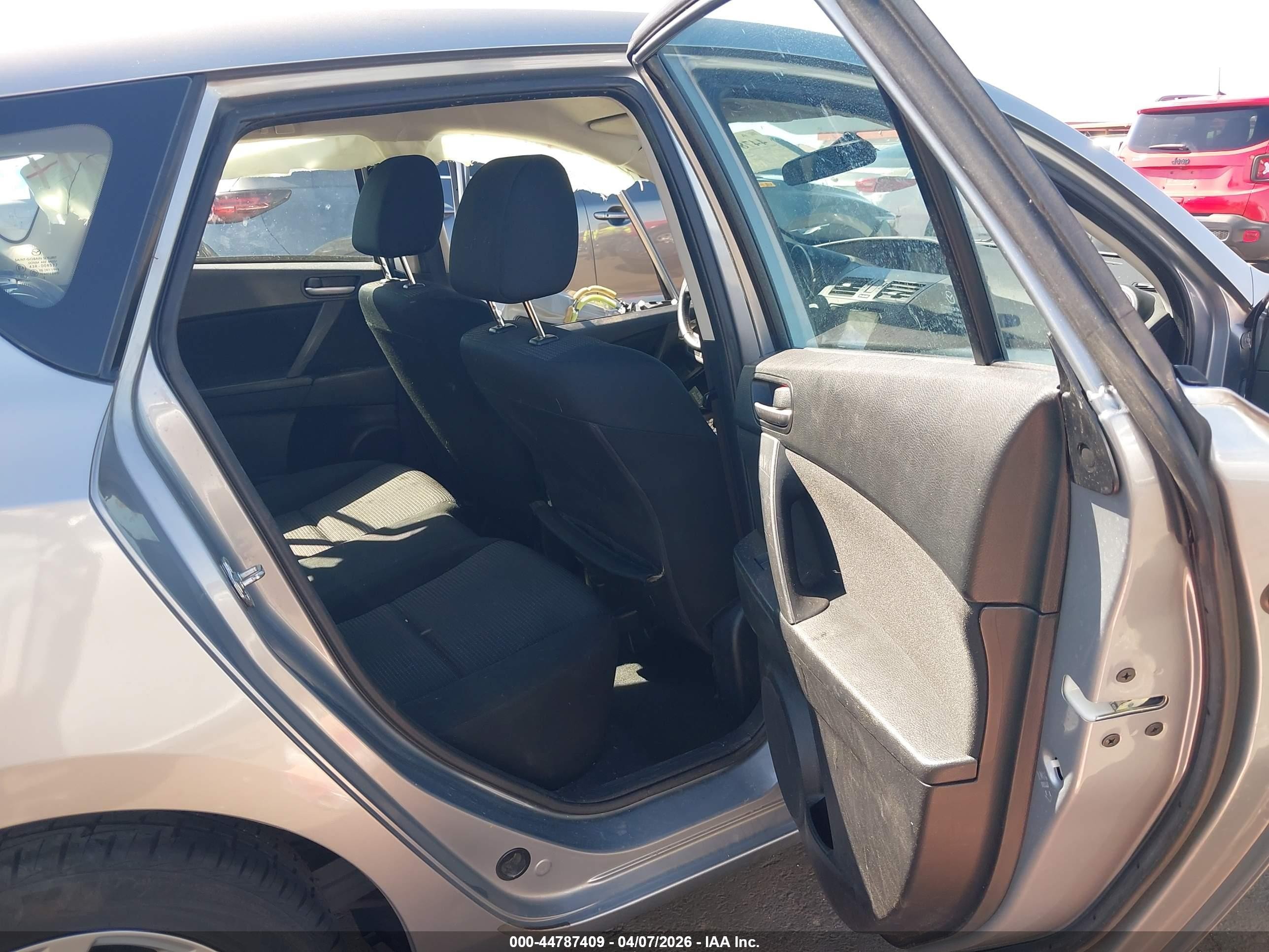 2012 Mazda Mazda3 I Touring Silver vin: JM1BL1L81C1614108