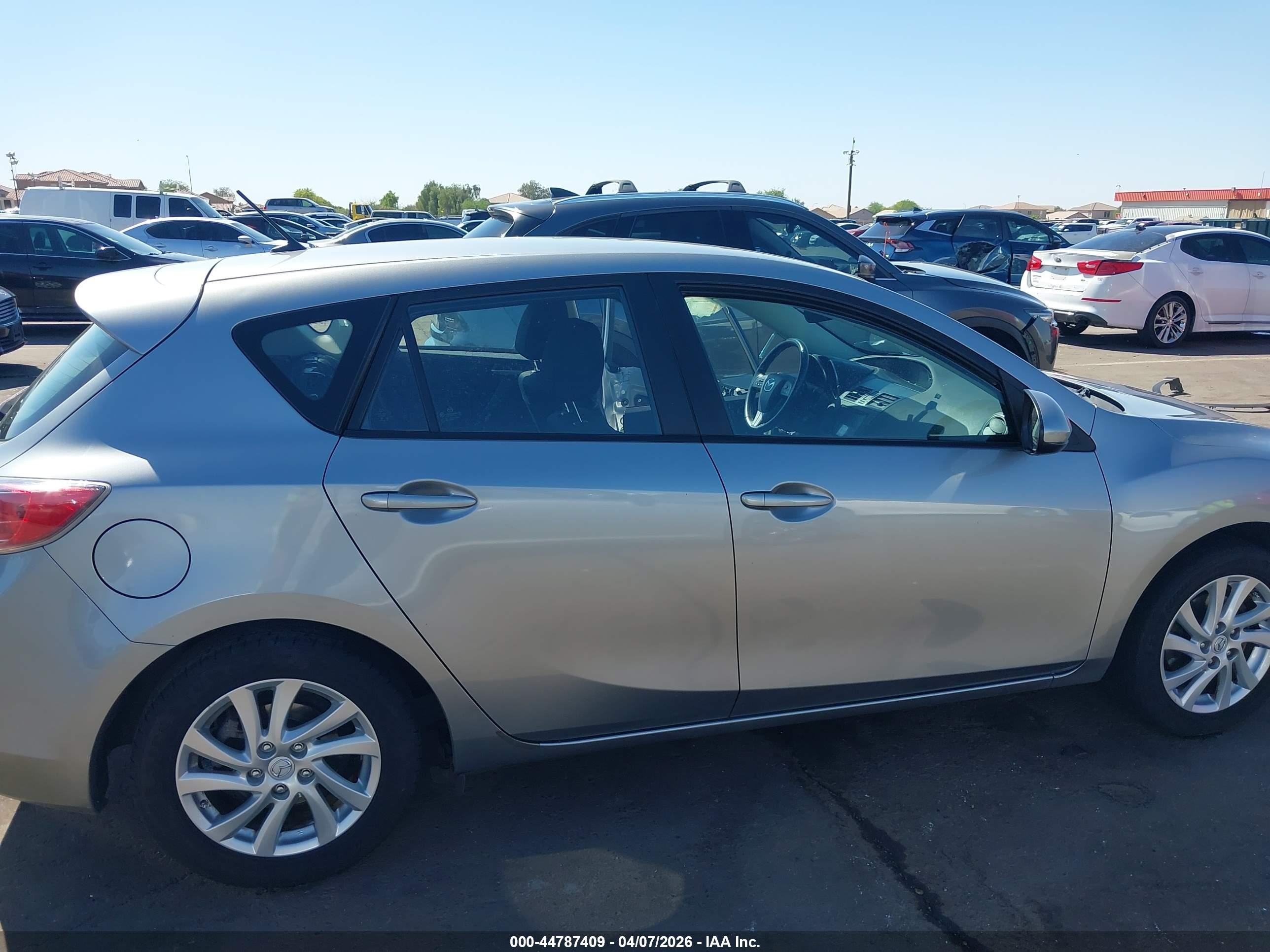 2012 Mazda Mazda3 I Touring Silver vin: JM1BL1L81C1614108