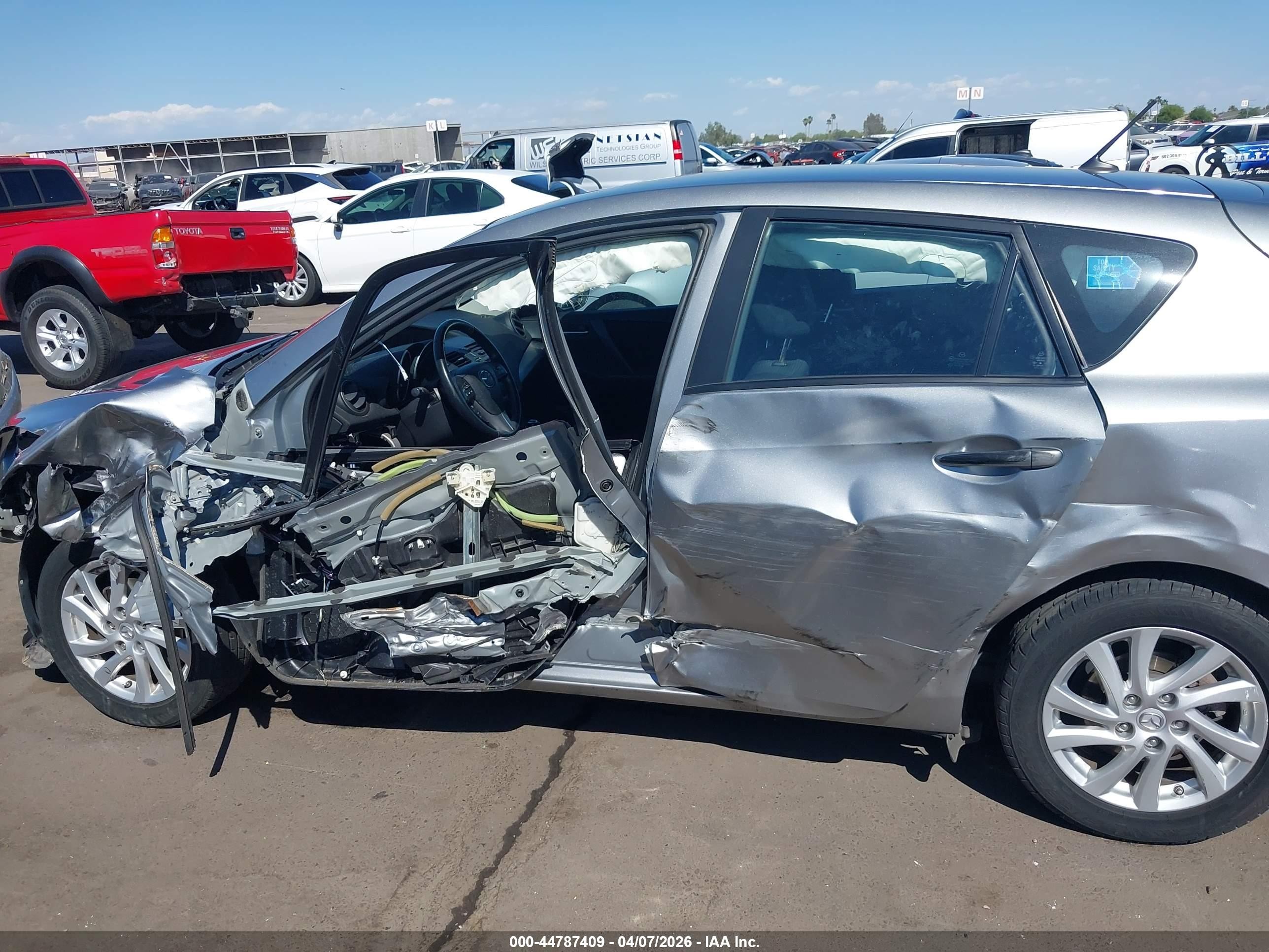 2012 Mazda Mazda3 I Touring Silver vin: JM1BL1L81C1614108