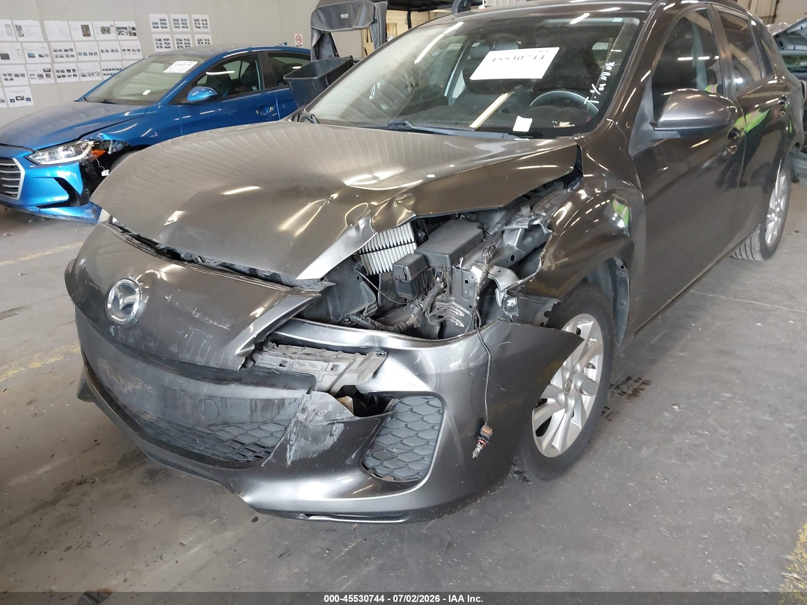 2012 Mazda Mazda3 I Touring Gray vin: JM1BL1L82C1562326