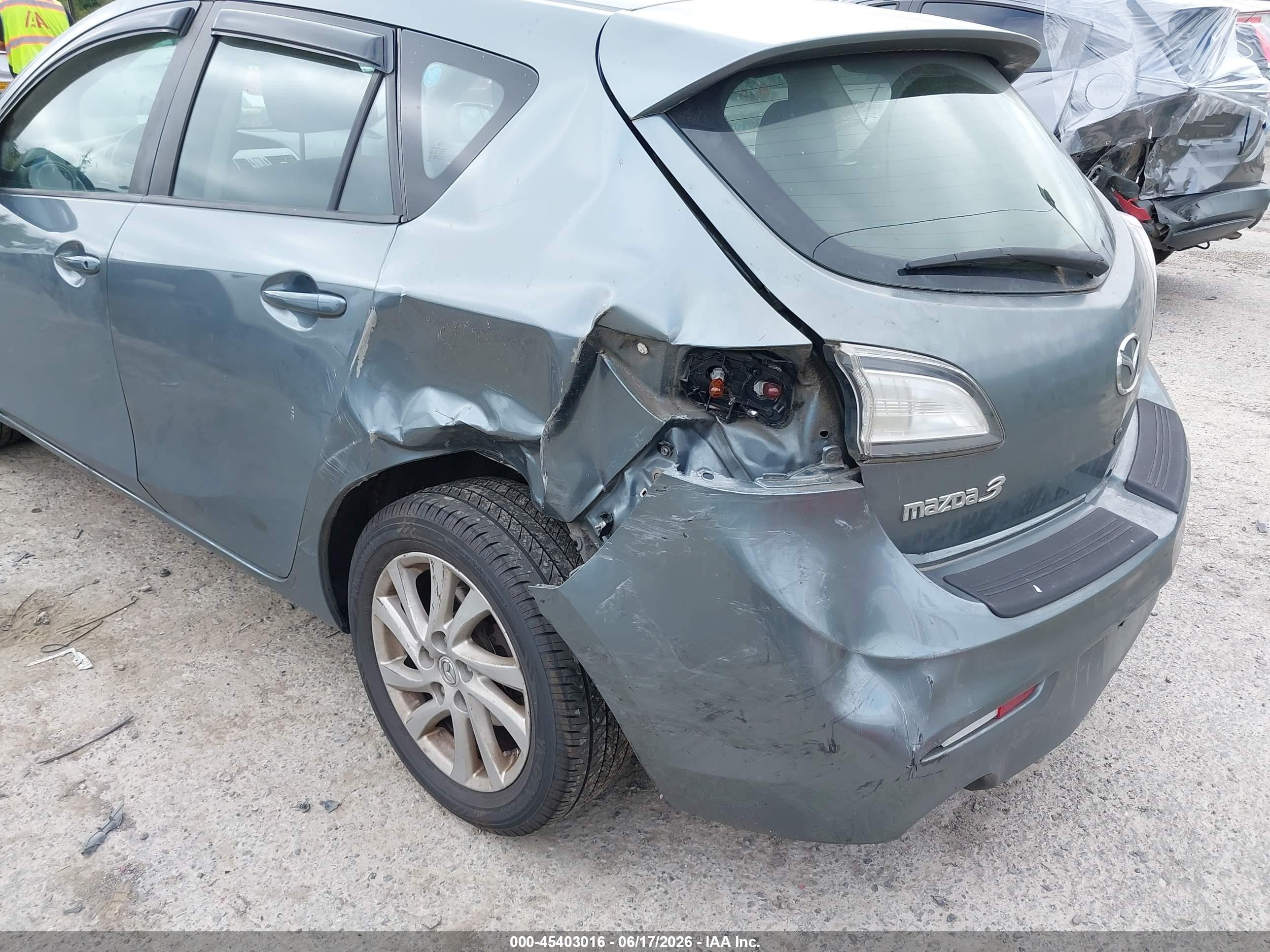 2012 Mazda Mazda3 I Touring Green vin: JM1BL1L82C1610147