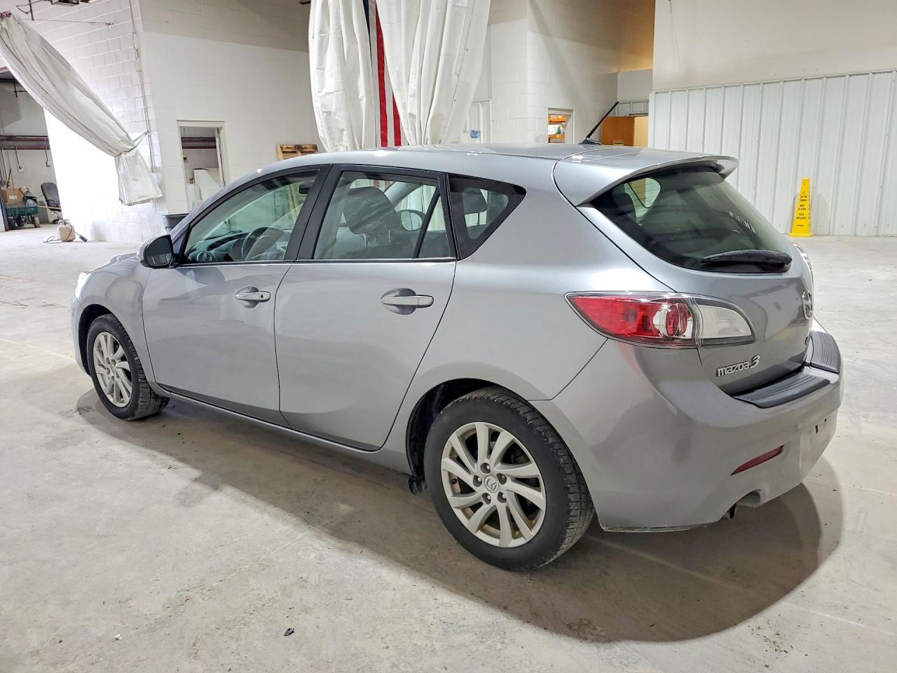 2012 Mazda 3 I Серебряный vin: JM1BL1L83C1698223