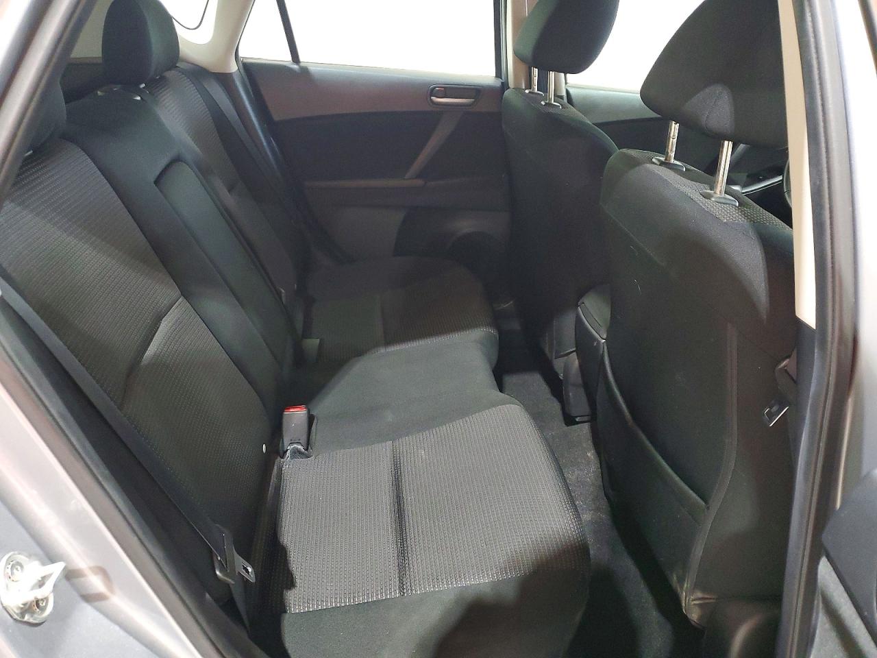 2012 Mazda 3 I Серебряный vin: JM1BL1L83C1698223