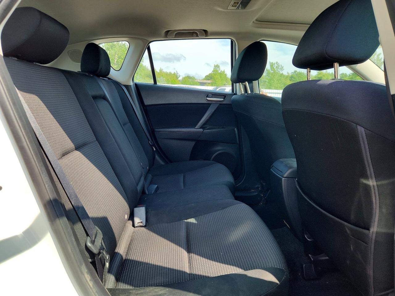 2012 Mazda 3 I White vin: JM1BL1L84C1584411