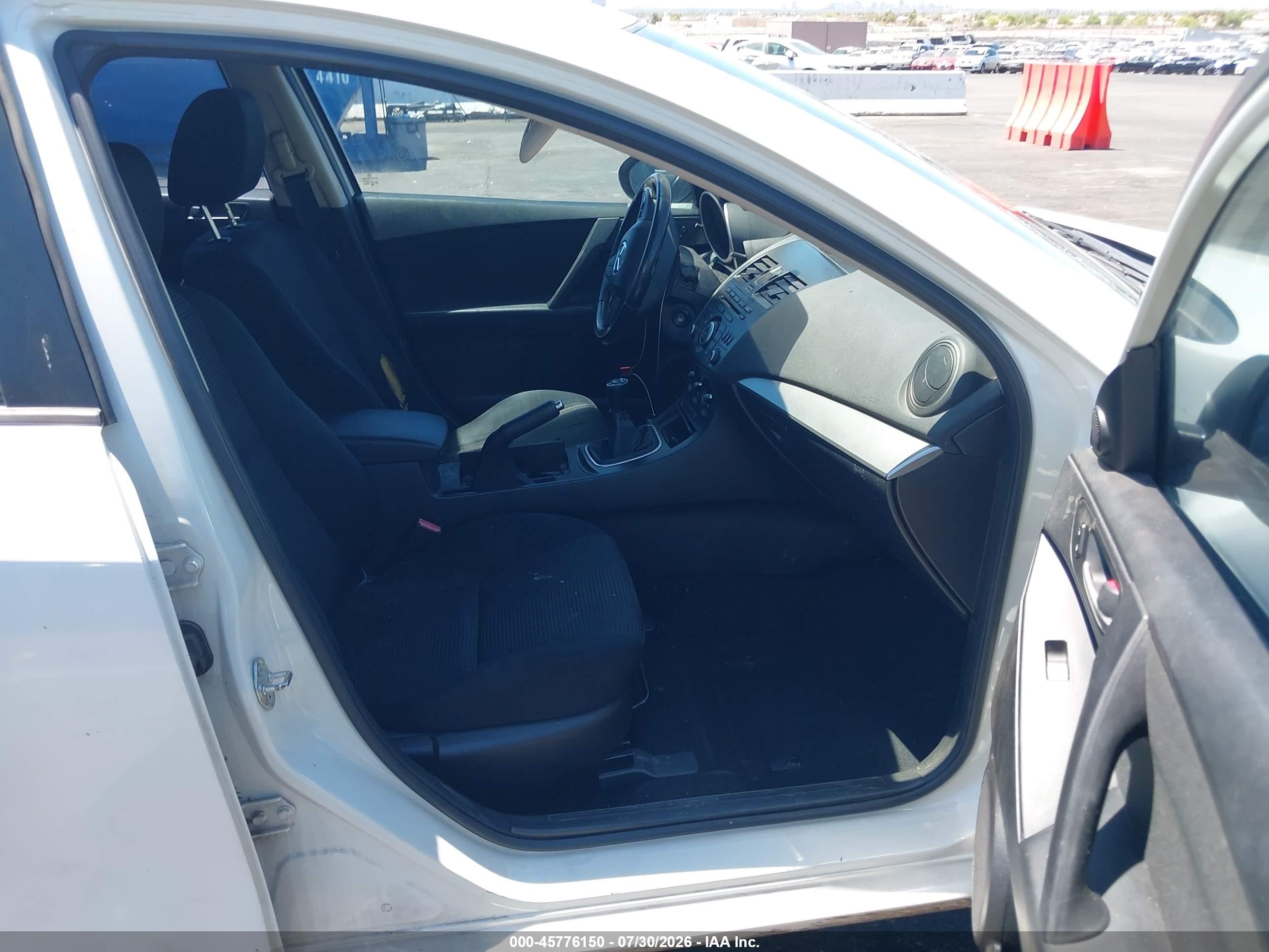 2012 Mazda Mazda3 I Touring White vin: JM1BL1L84C1699719