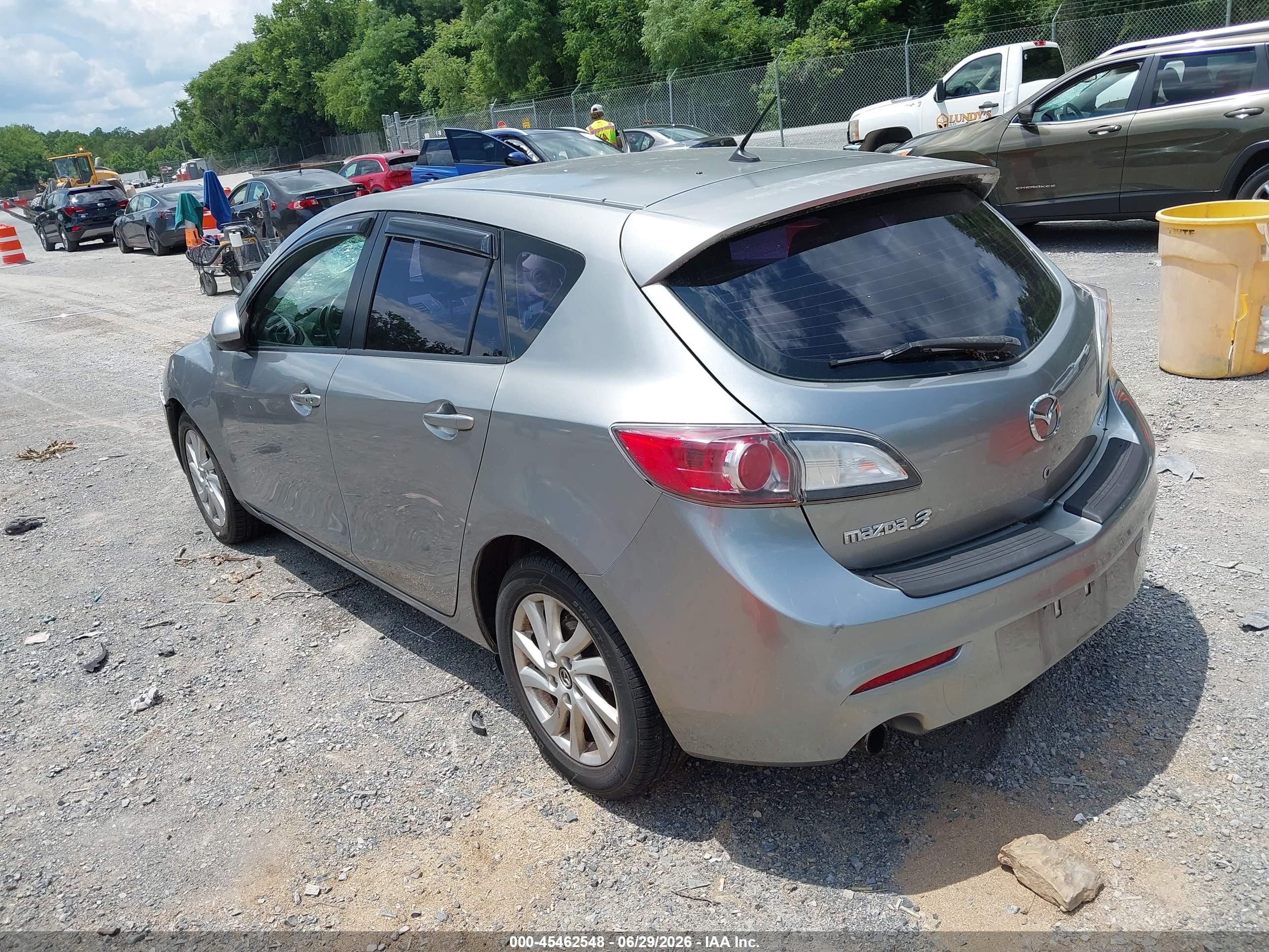 2013 Mazda Mazda3 I Touring Silver vin: JM1BL1L84D1713443
