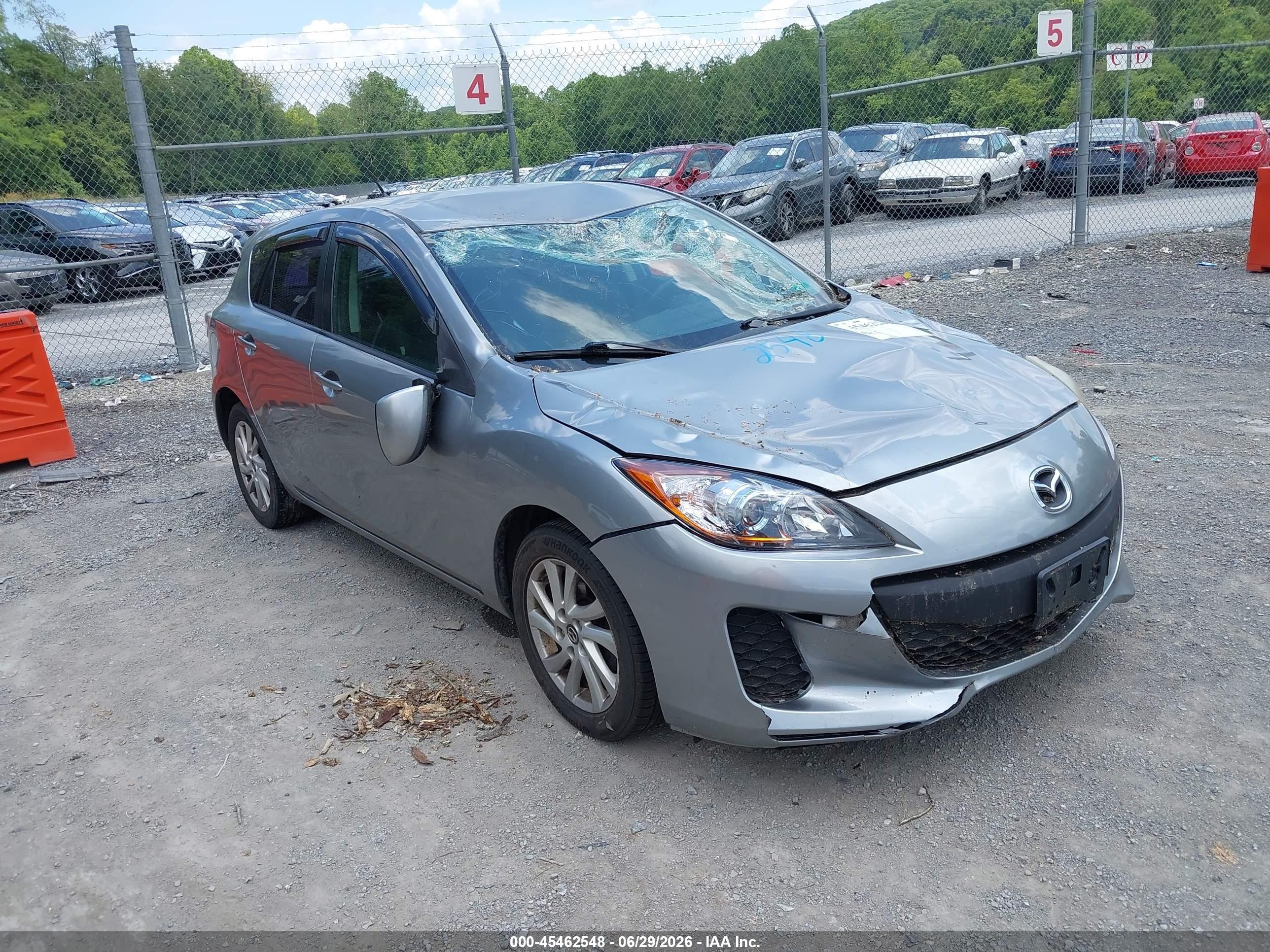 2013 Mazda Mazda3 I Touring Silver vin: JM1BL1L84D1713443