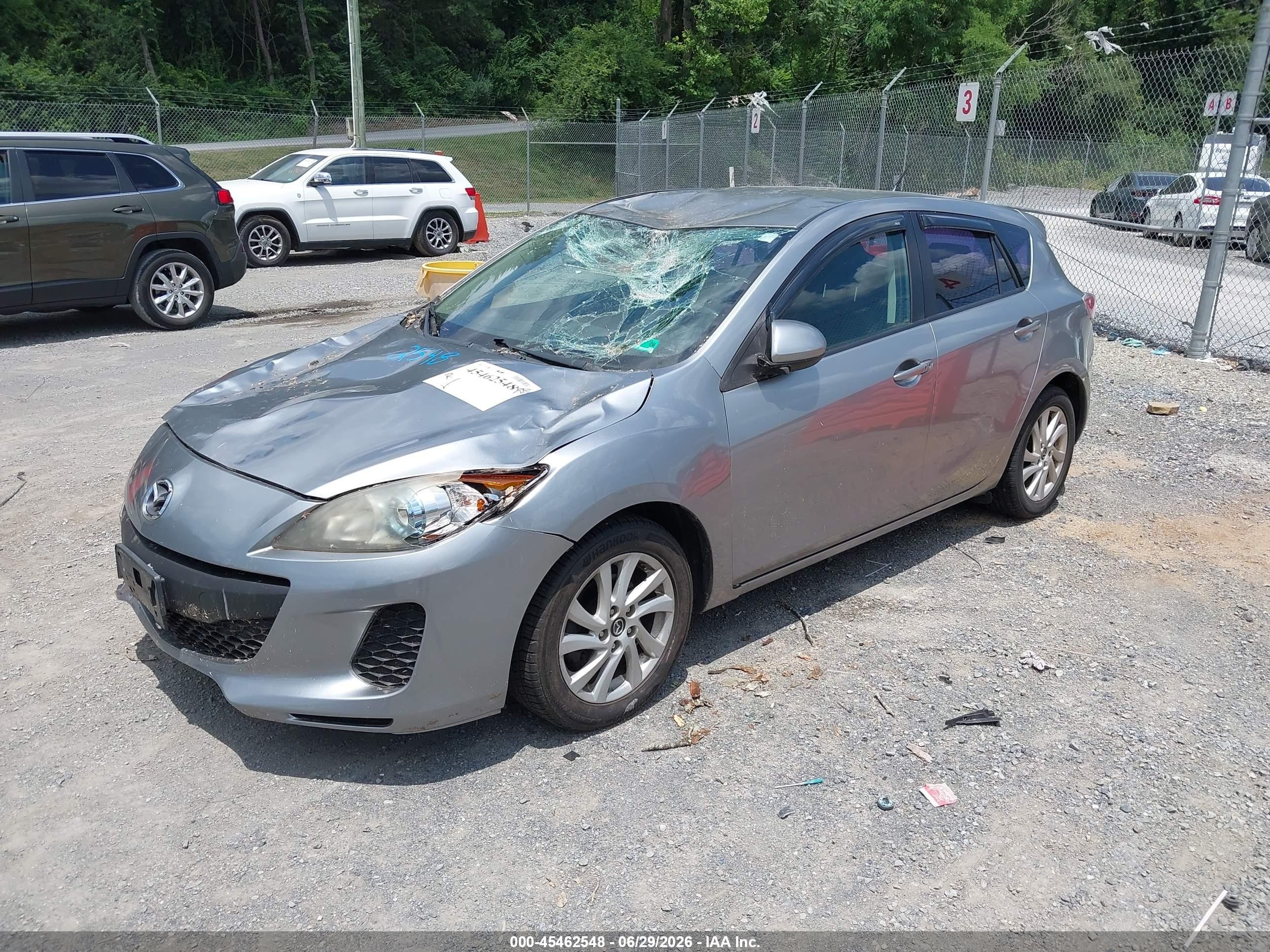 2013 Mazda Mazda3 I Touring Silver vin: JM1BL1L84D1713443