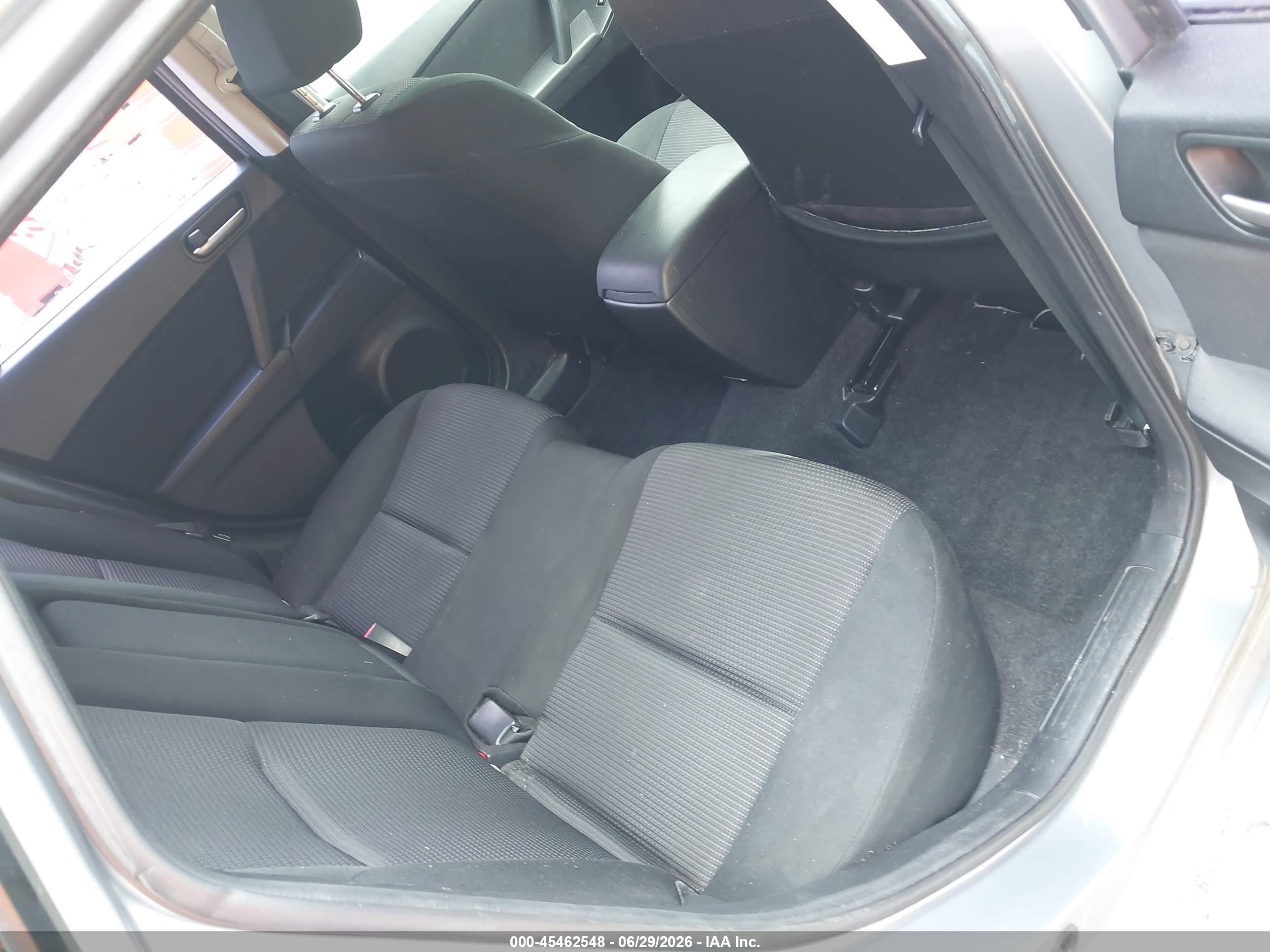 2013 Mazda Mazda3 I Touring Silver vin: JM1BL1L84D1713443
