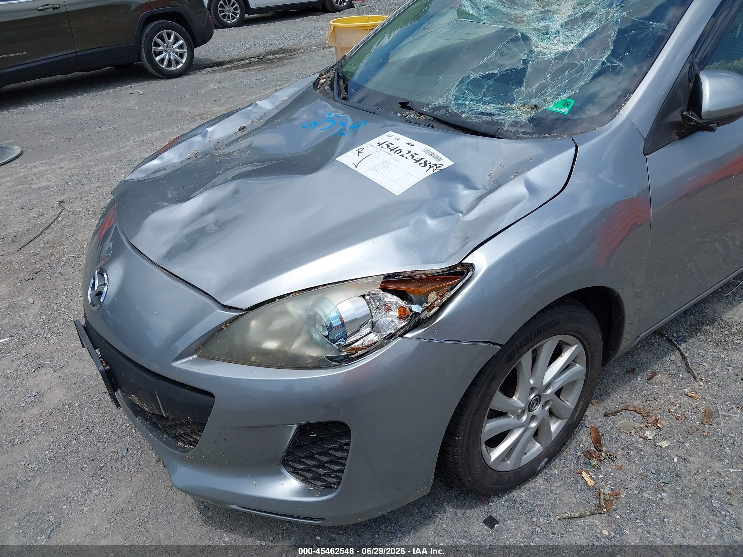 2013 Mazda Mazda3 I Touring Silver vin: JM1BL1L84D1713443