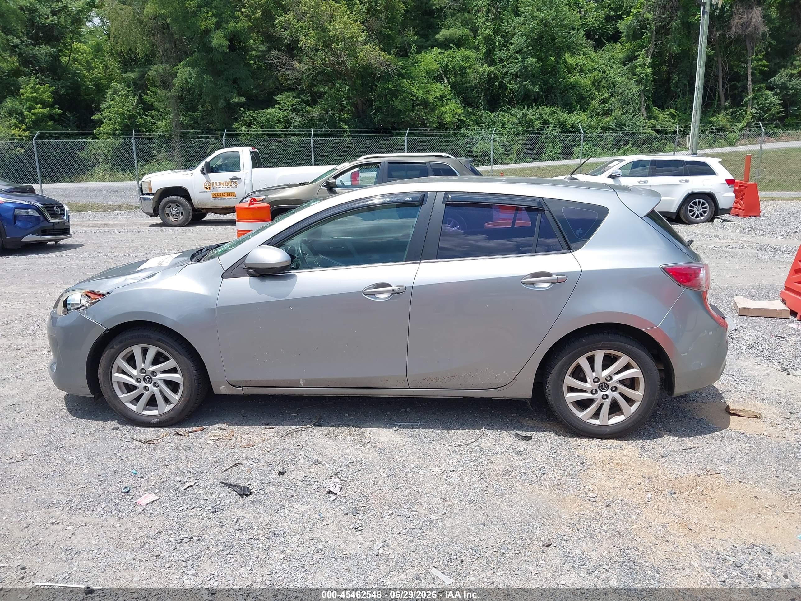 2013 Mazda Mazda3 I Touring Silver vin: JM1BL1L84D1713443