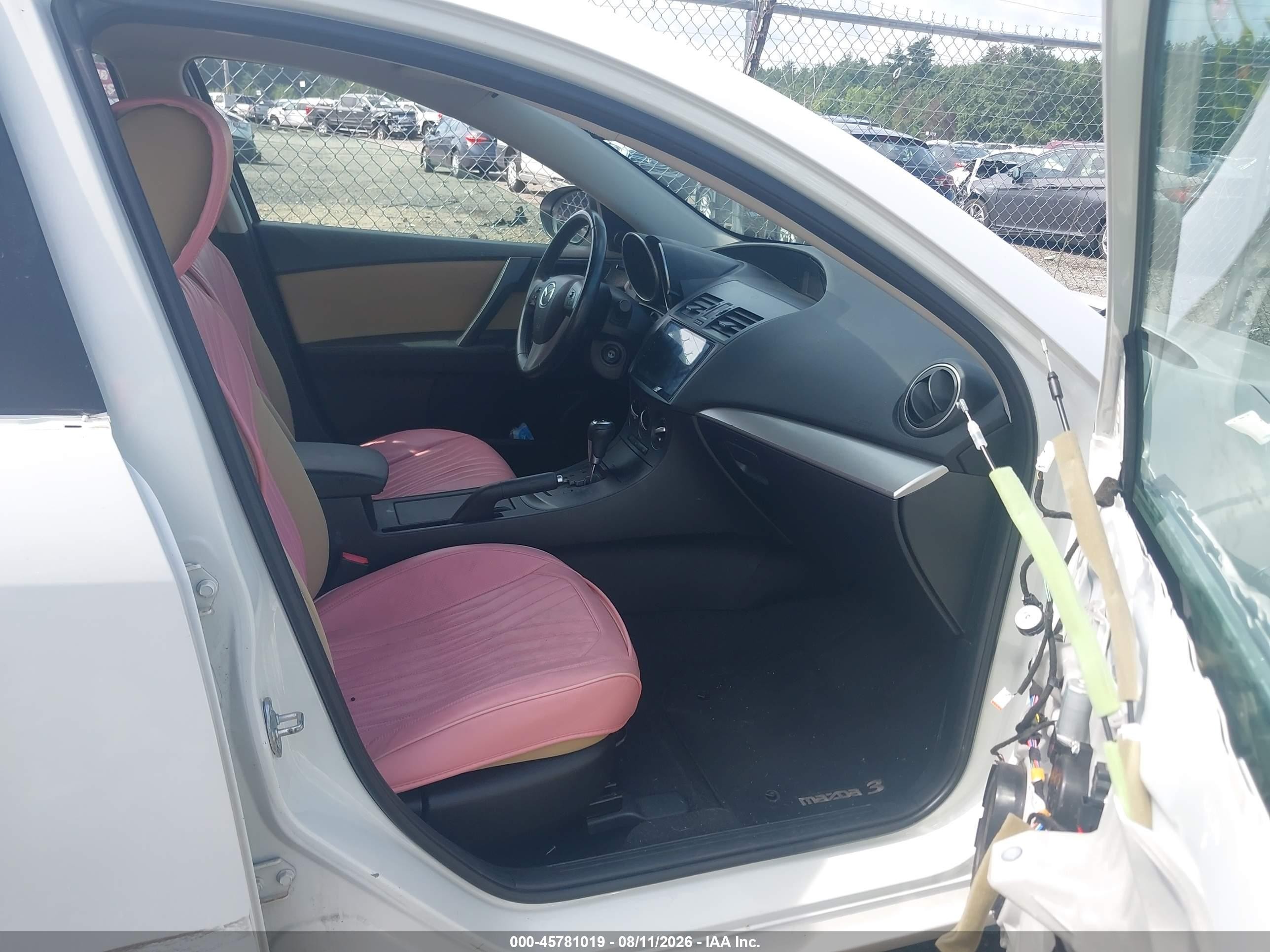 2012 Mazda Mazda3 I Touring White vin: JM1BL1L85C1639044