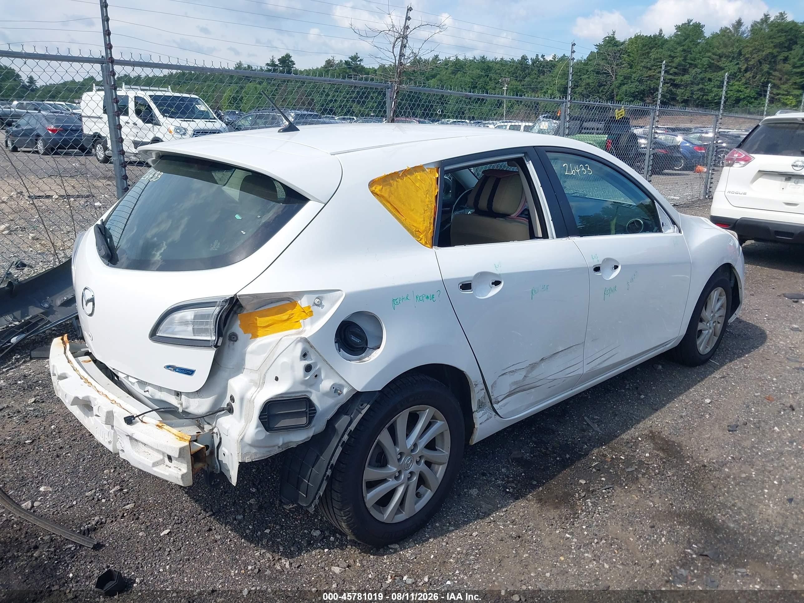 2012 Mazda Mazda3 I Touring White vin: JM1BL1L85C1639044