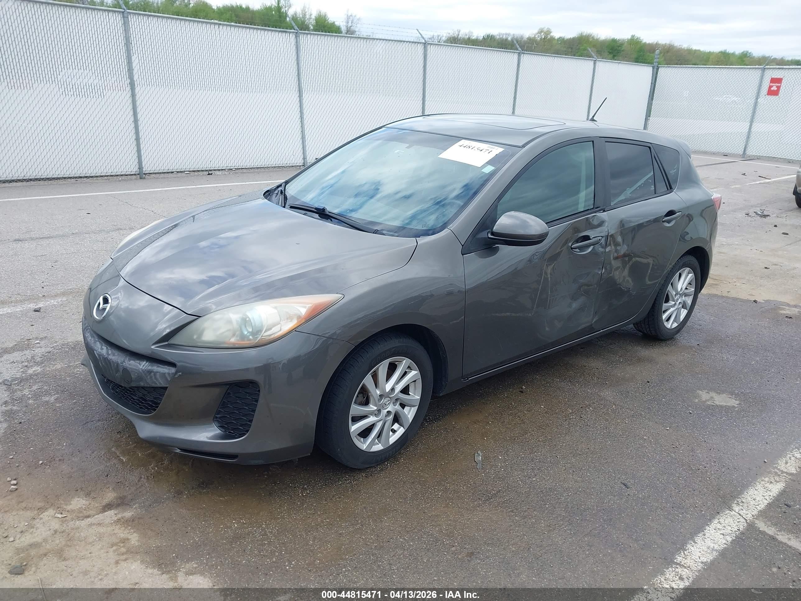 2012 Mazda Mazda3 I Touring Gray vin: JM1BL1L86C1636573