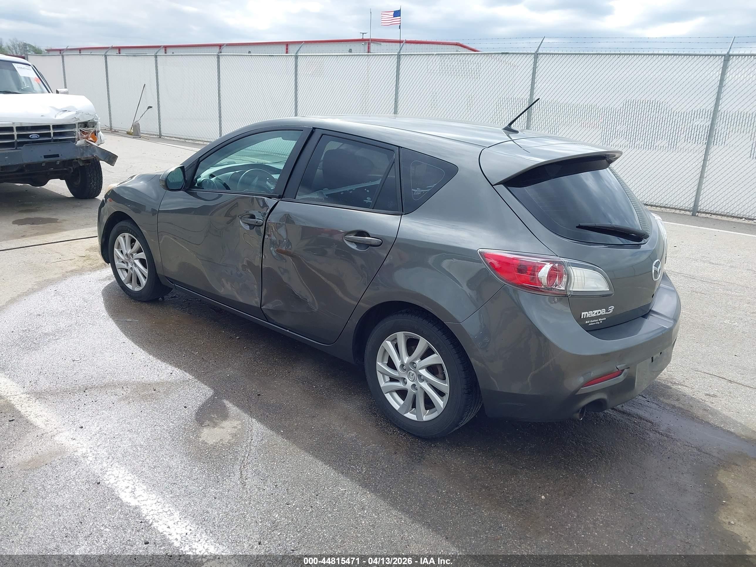 2012 Mazda Mazda3 I Touring Gray vin: JM1BL1L86C1636573