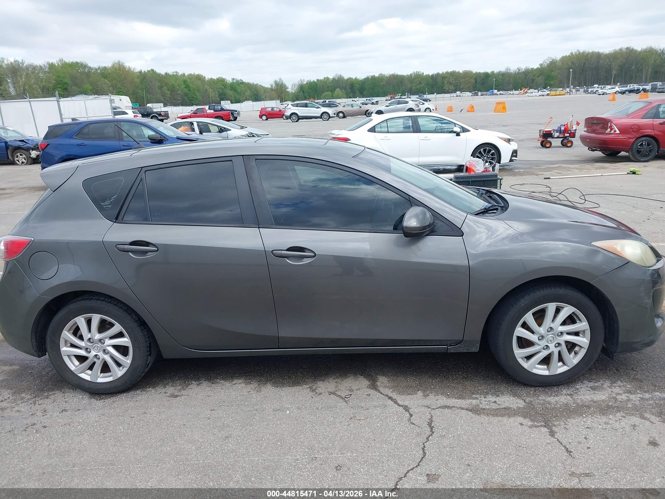 2012 Mazda Mazda3 I Touring Gray vin: JM1BL1L86C1636573