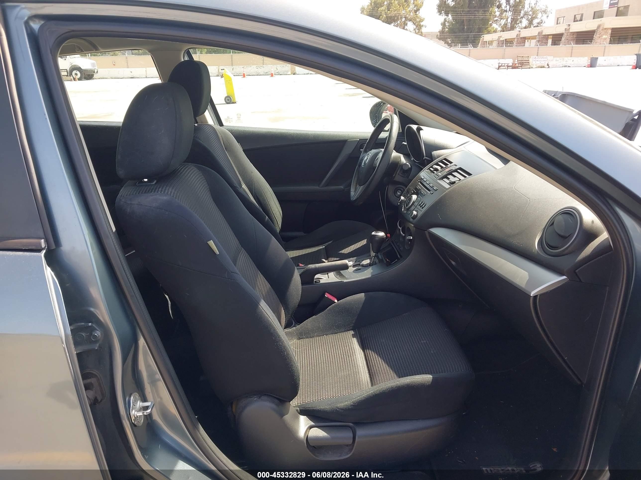 2012 Mazda Mazda3 I Touring Blue vin: JM1BL1L86C1653082