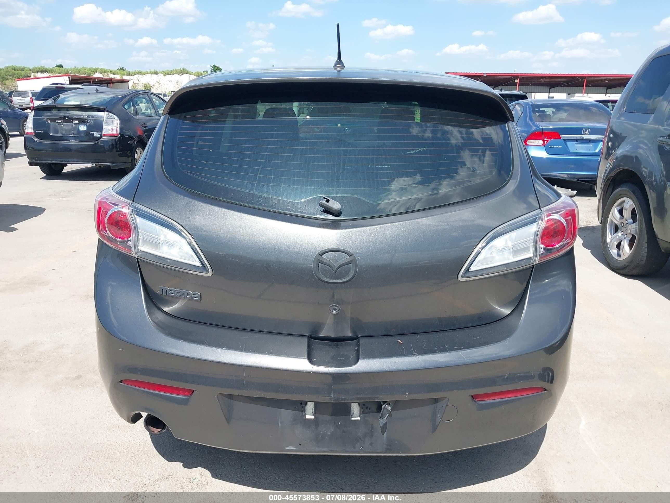 2012 Mazda Mazda3 I Touring Gray vin: JM1BL1L86C1657682