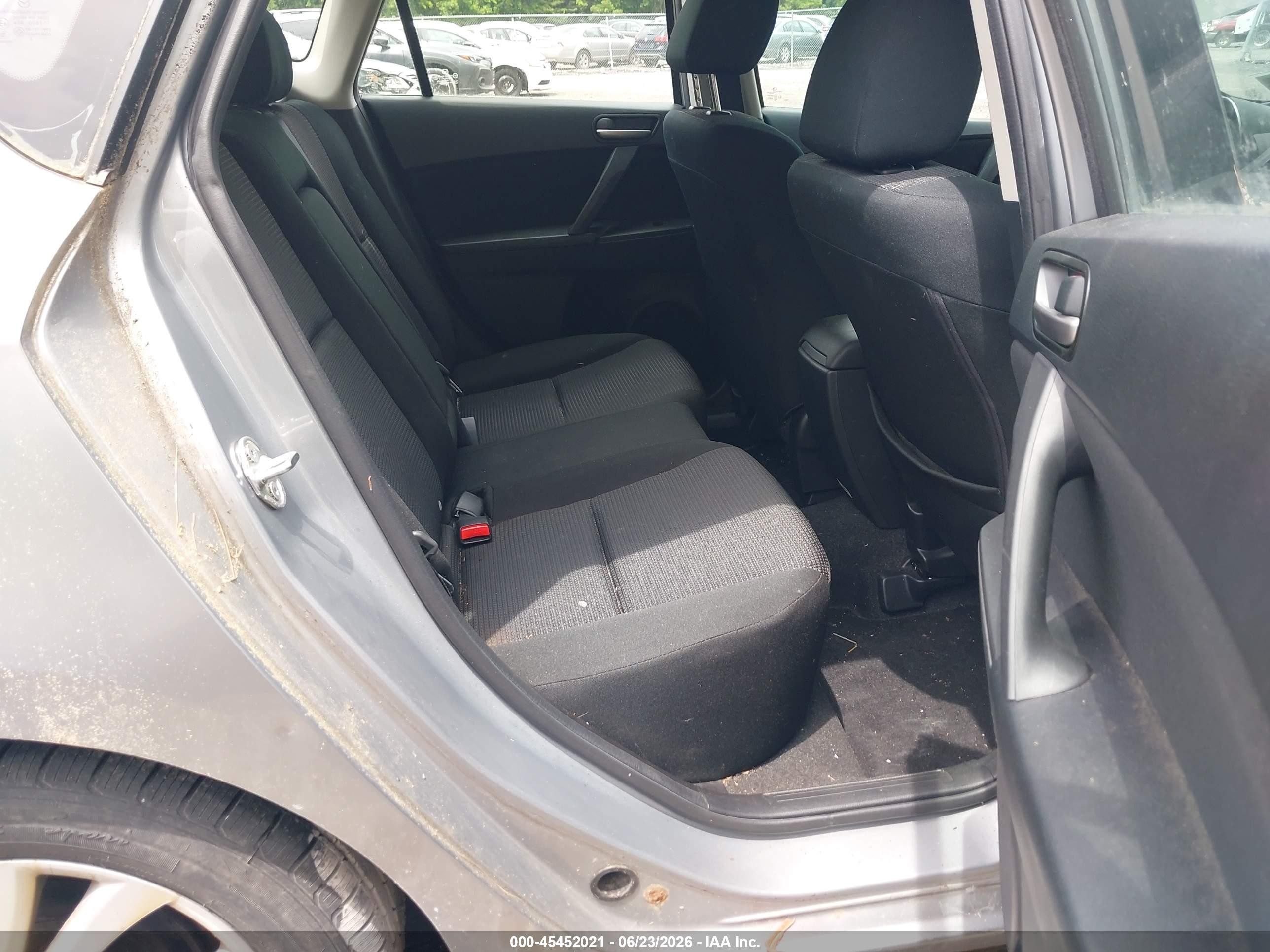 2012 Mazda Mazda3 I Touring Silver vin: JM1BL1L88C1613375