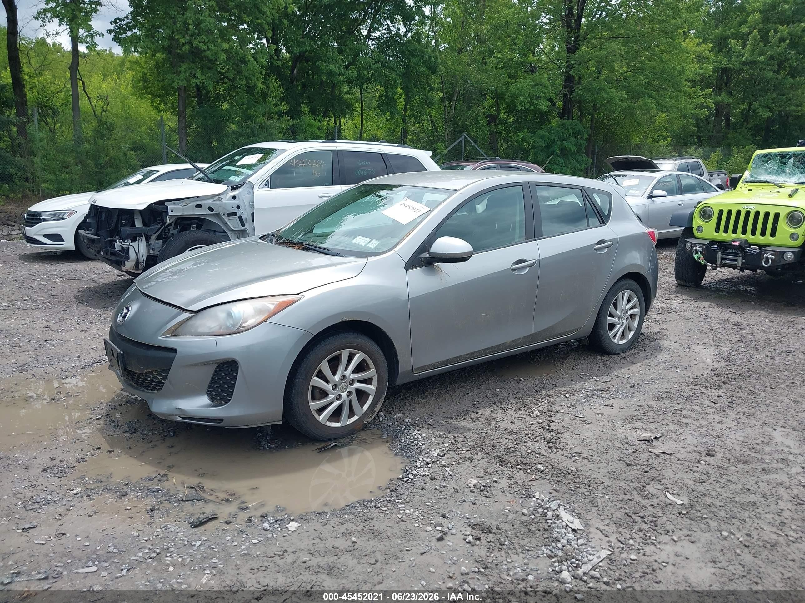 2012 Mazda Mazda3 I Touring Silver vin: JM1BL1L88C1613375