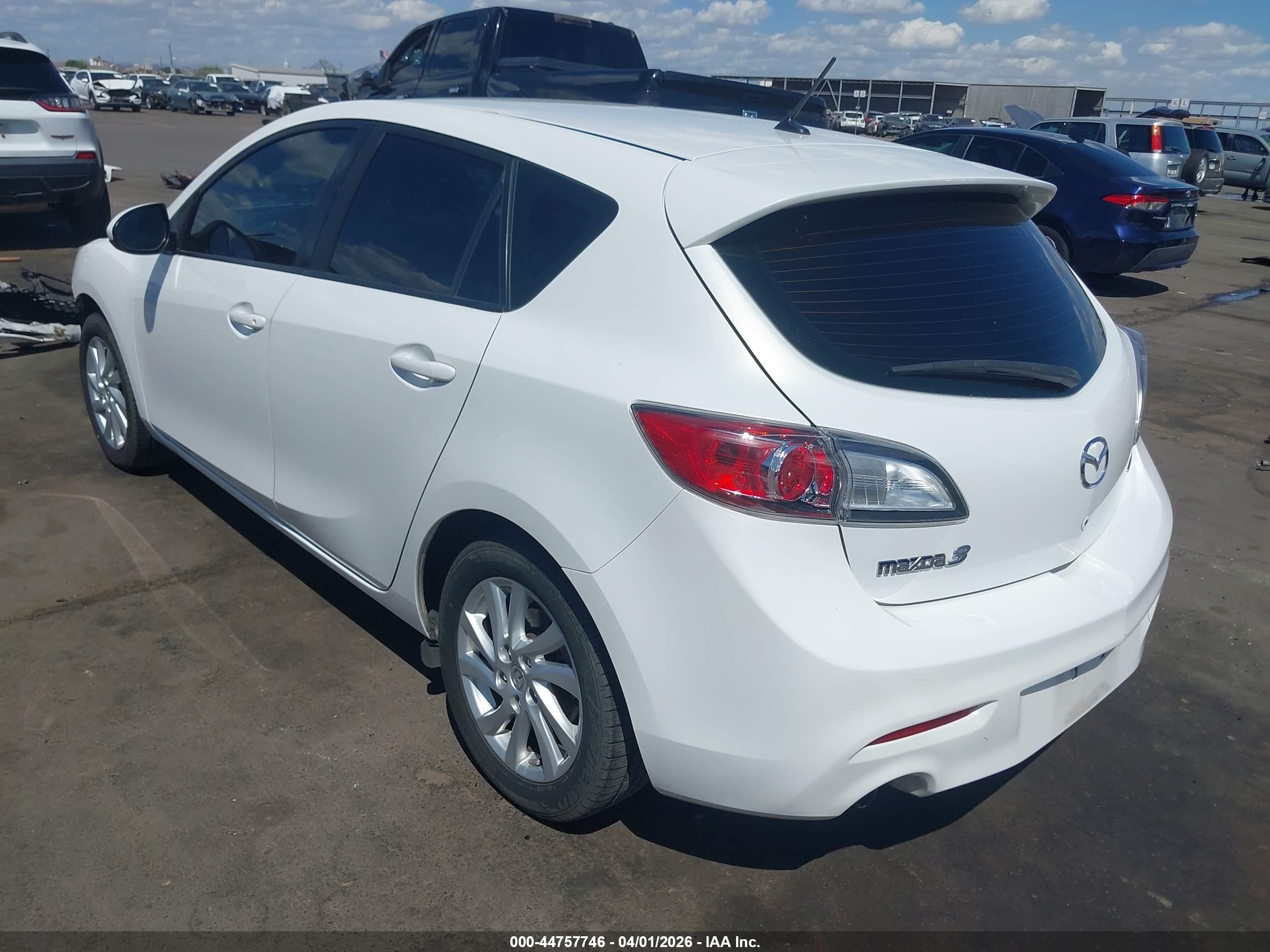 2012 Mazda Mazda3 I Touring White vin: JM1BL1L89C1604166