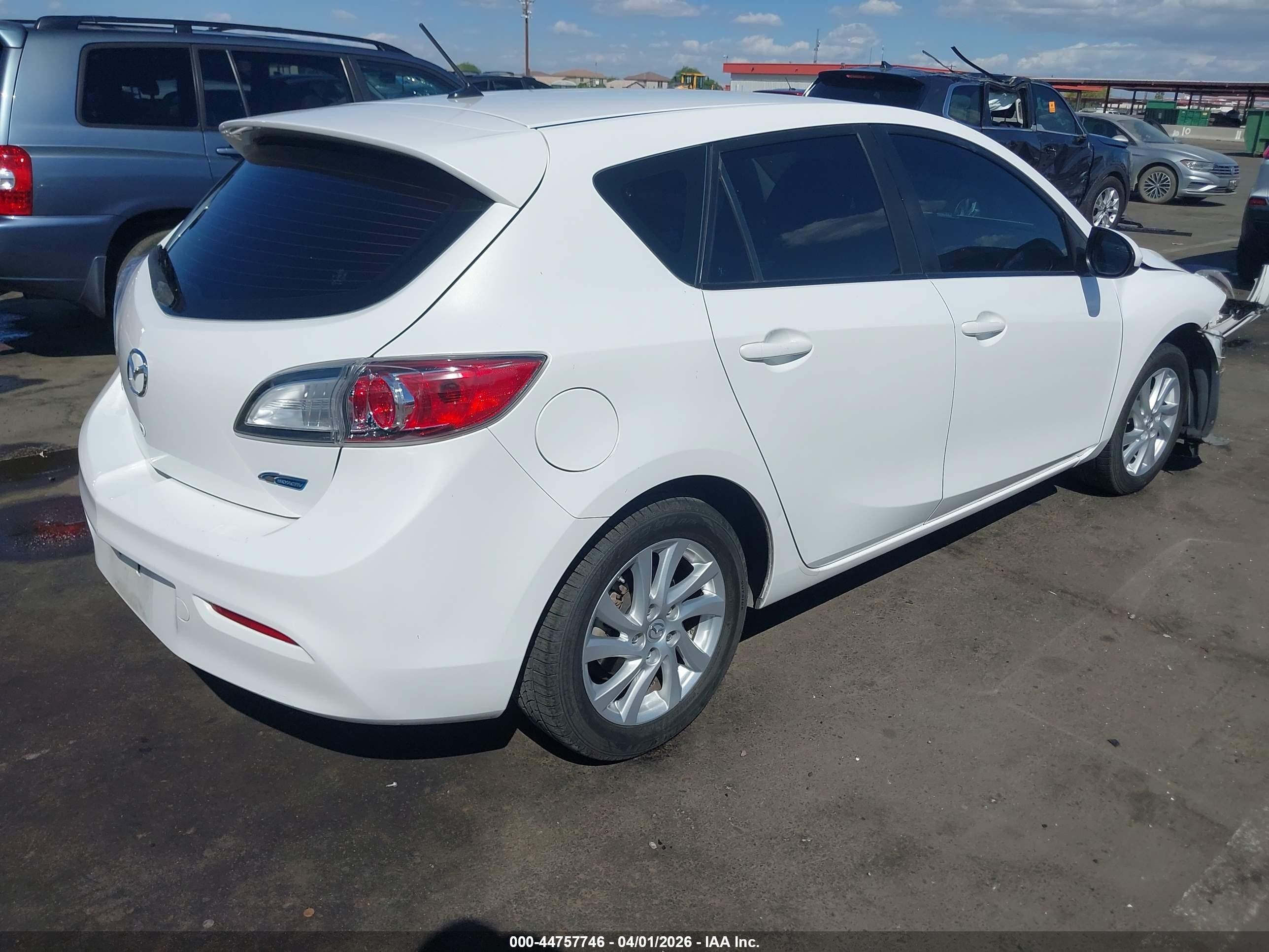 2012 Mazda Mazda3 I Touring White vin: JM1BL1L89C1604166