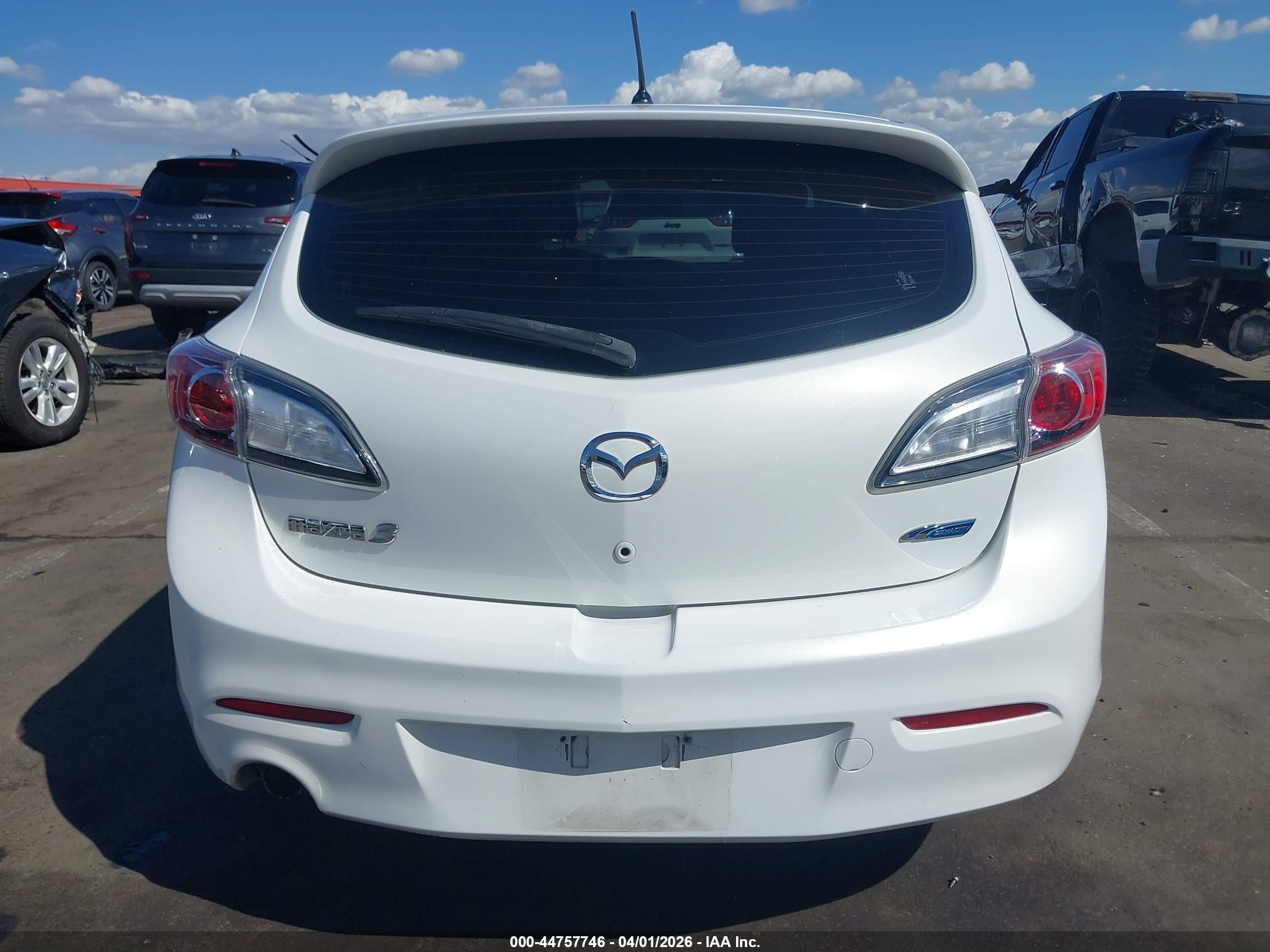 2012 Mazda Mazda3 I Touring White vin: JM1BL1L89C1604166