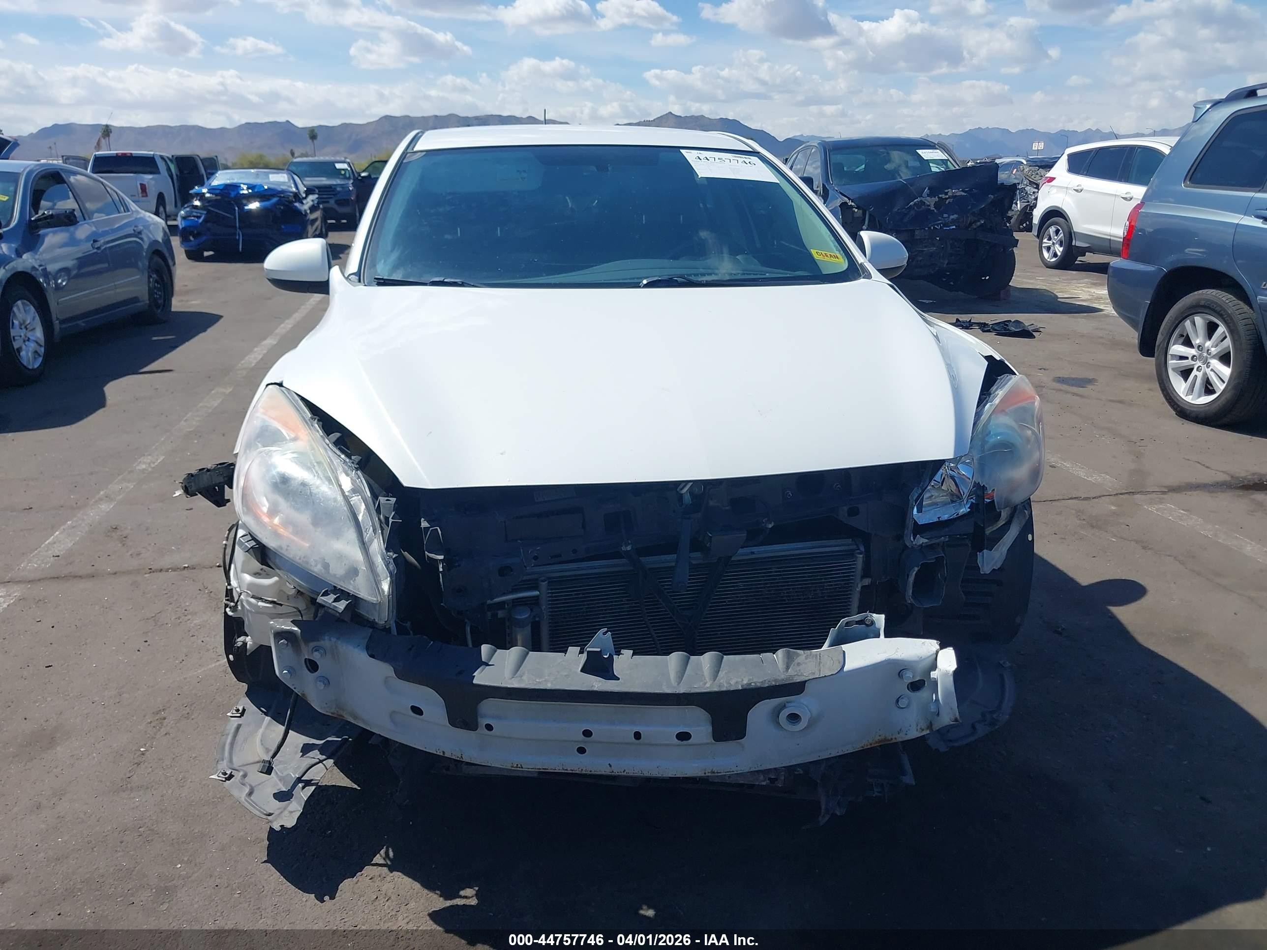 2012 Mazda Mazda3 I Touring White vin: JM1BL1L89C1604166