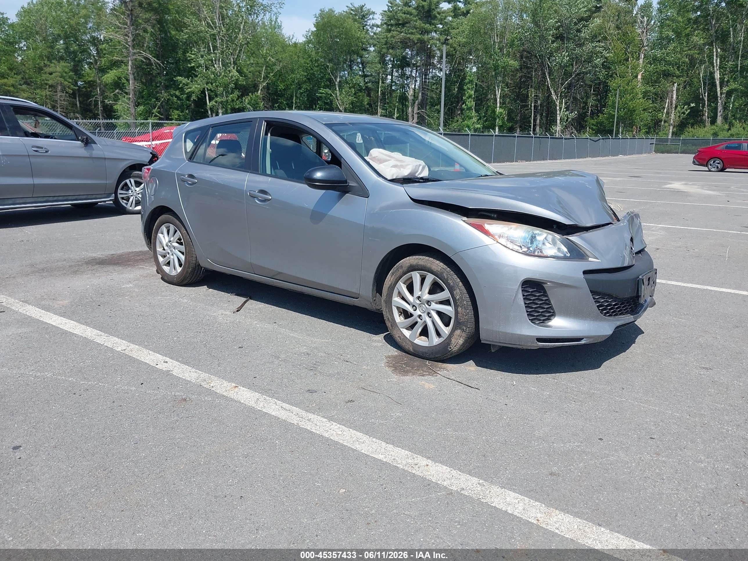 2012 Mazda Mazda3 I Touring Silver vin: JM1BL1L8XC1566298