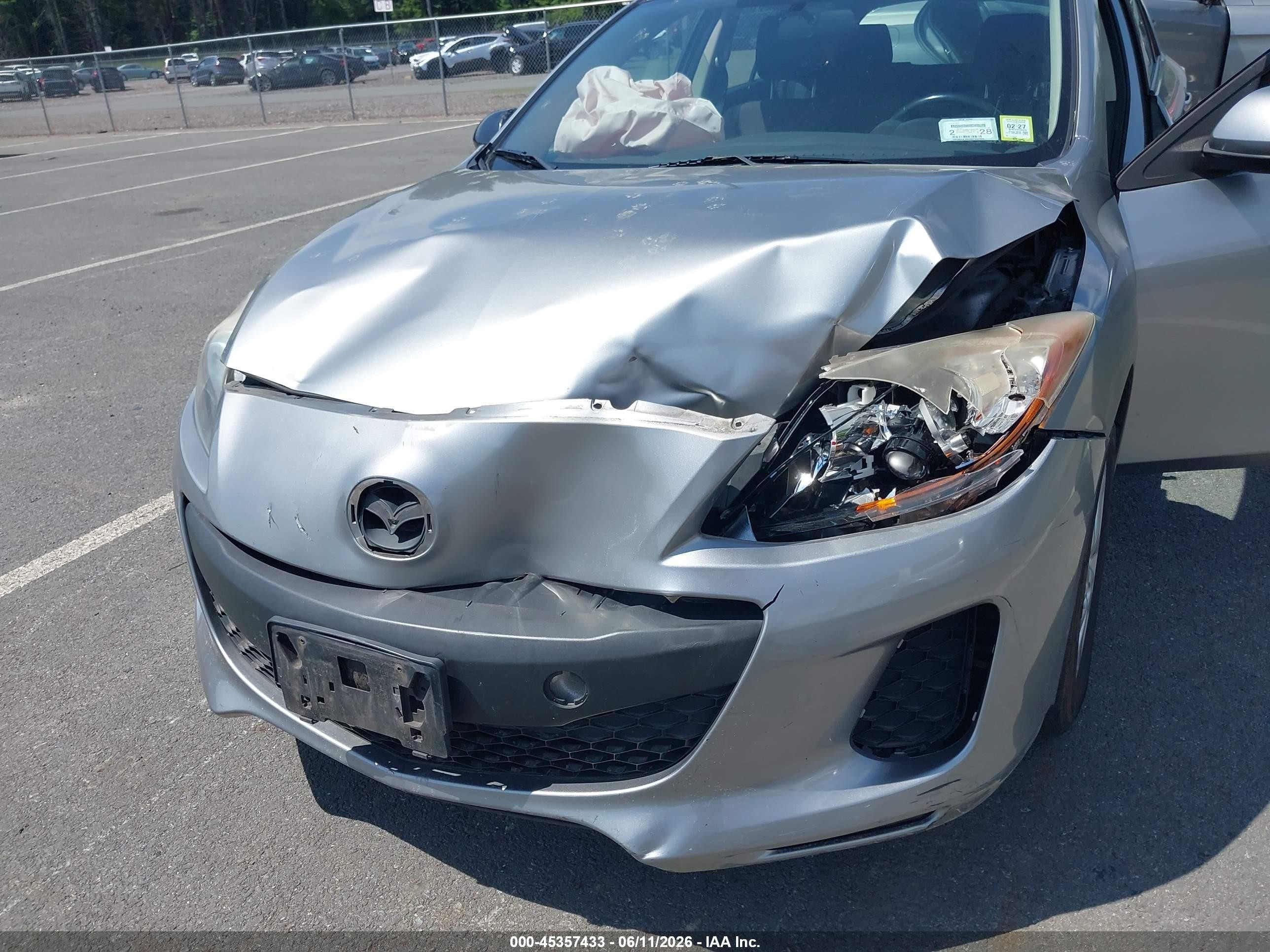 2012 Mazda Mazda3 I Touring Silver vin: JM1BL1L8XC1566298