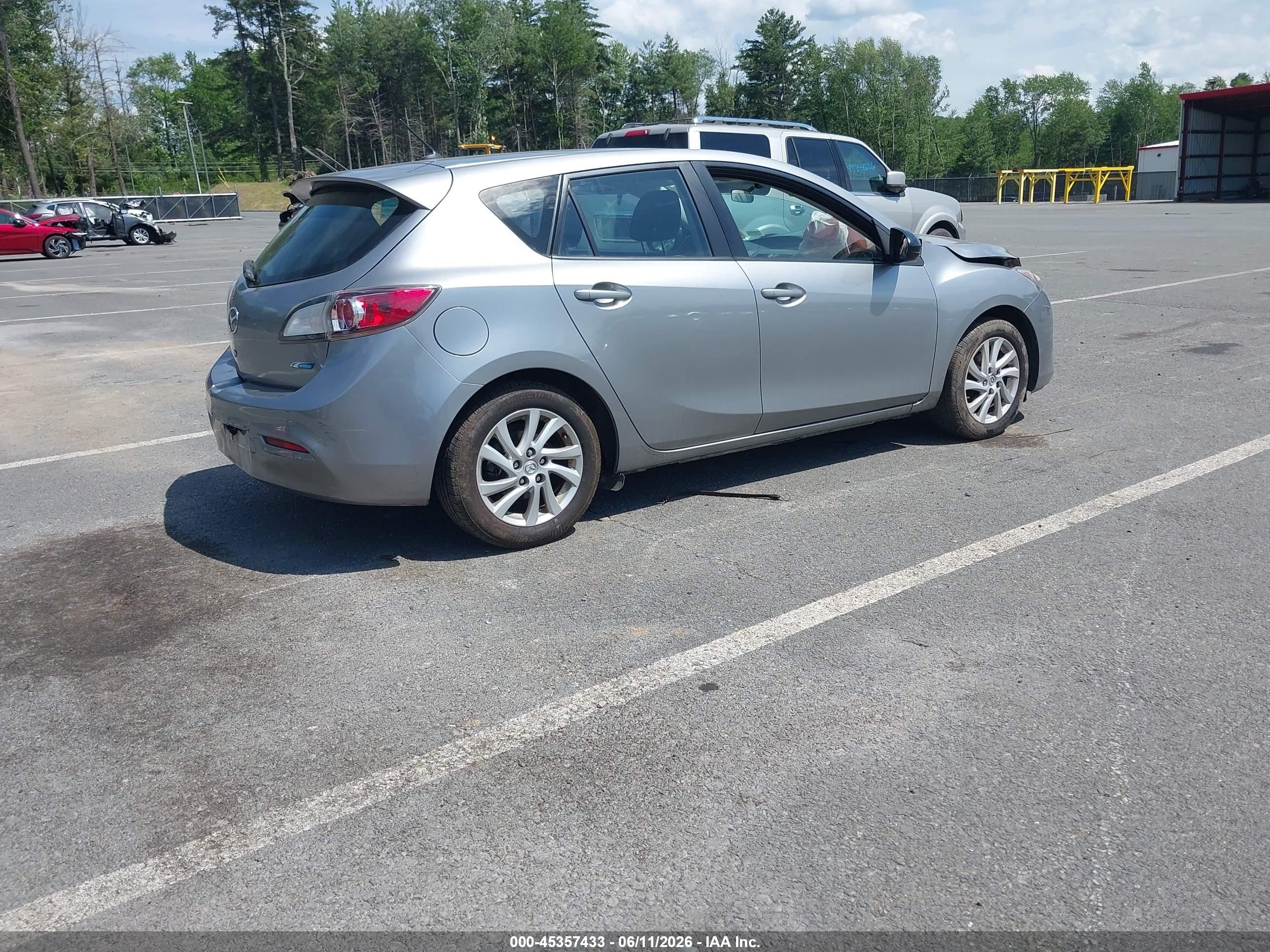2012 Mazda Mazda3 I Touring Silver vin: JM1BL1L8XC1566298