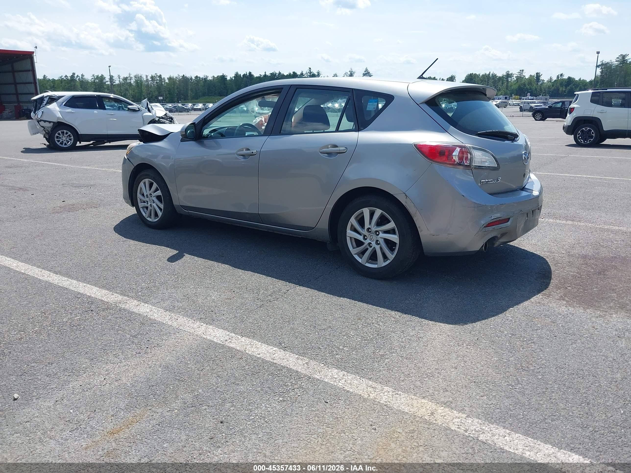 2012 Mazda Mazda3 I Touring Silver vin: JM1BL1L8XC1566298