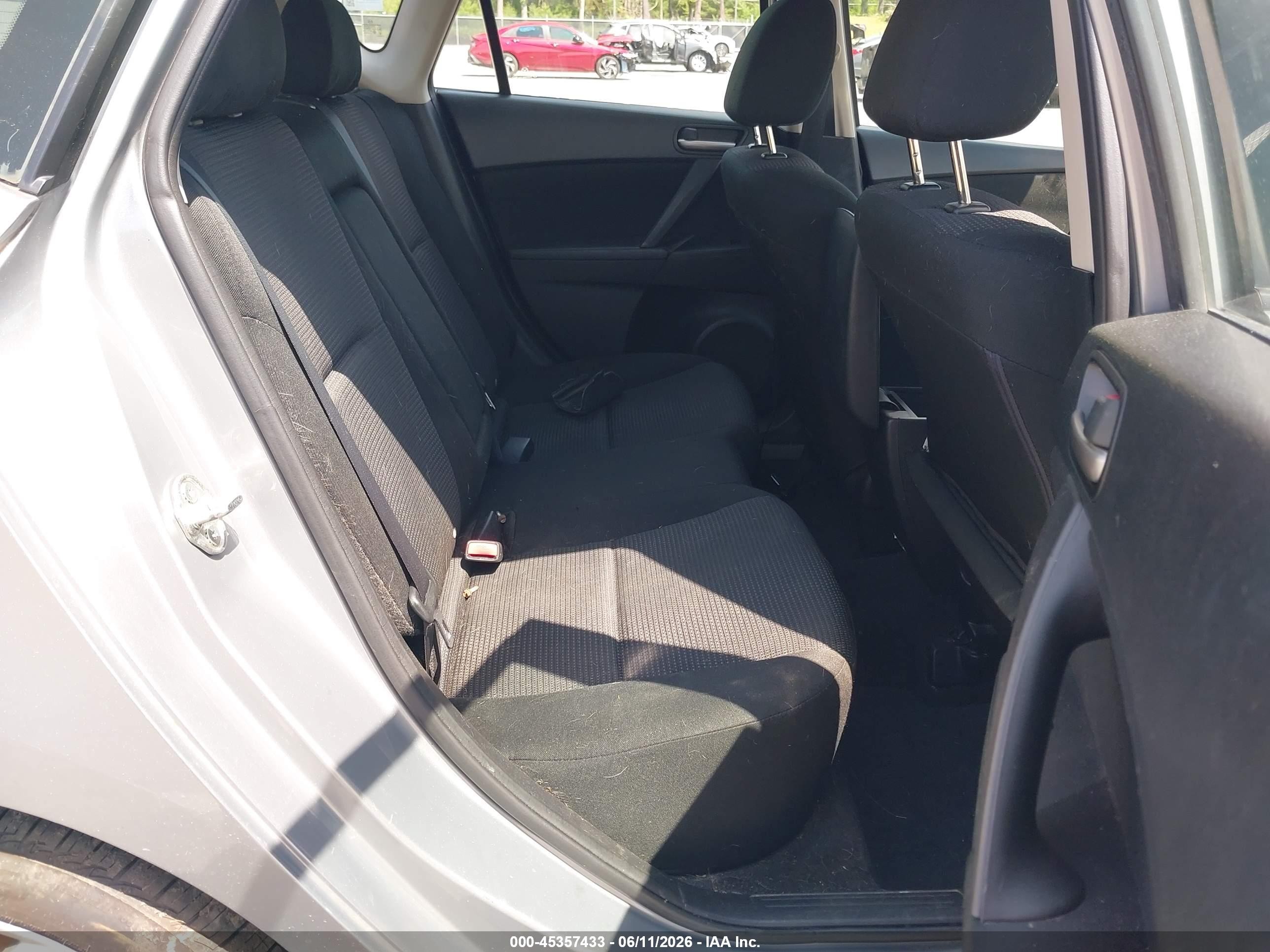 2012 Mazda Mazda3 I Touring Silver vin: JM1BL1L8XC1566298