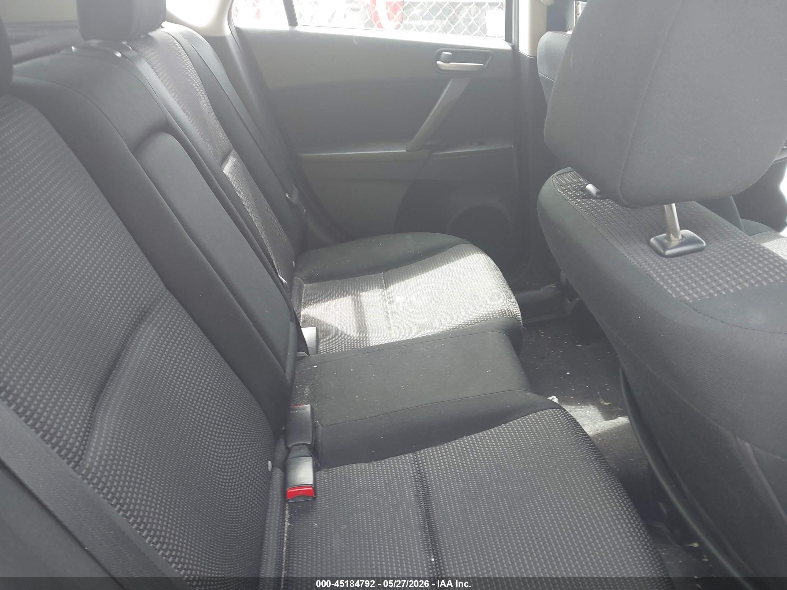 2013 Mazda Mazda3 I Touring Silver vin: JM1BL1LP0D1744423