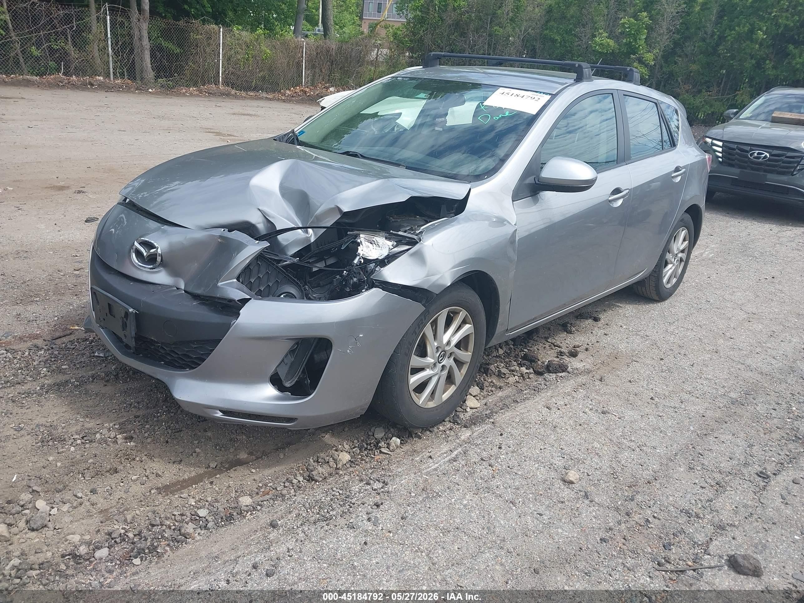 2013 Mazda Mazda3 I Touring Silver vin: JM1BL1LP0D1744423