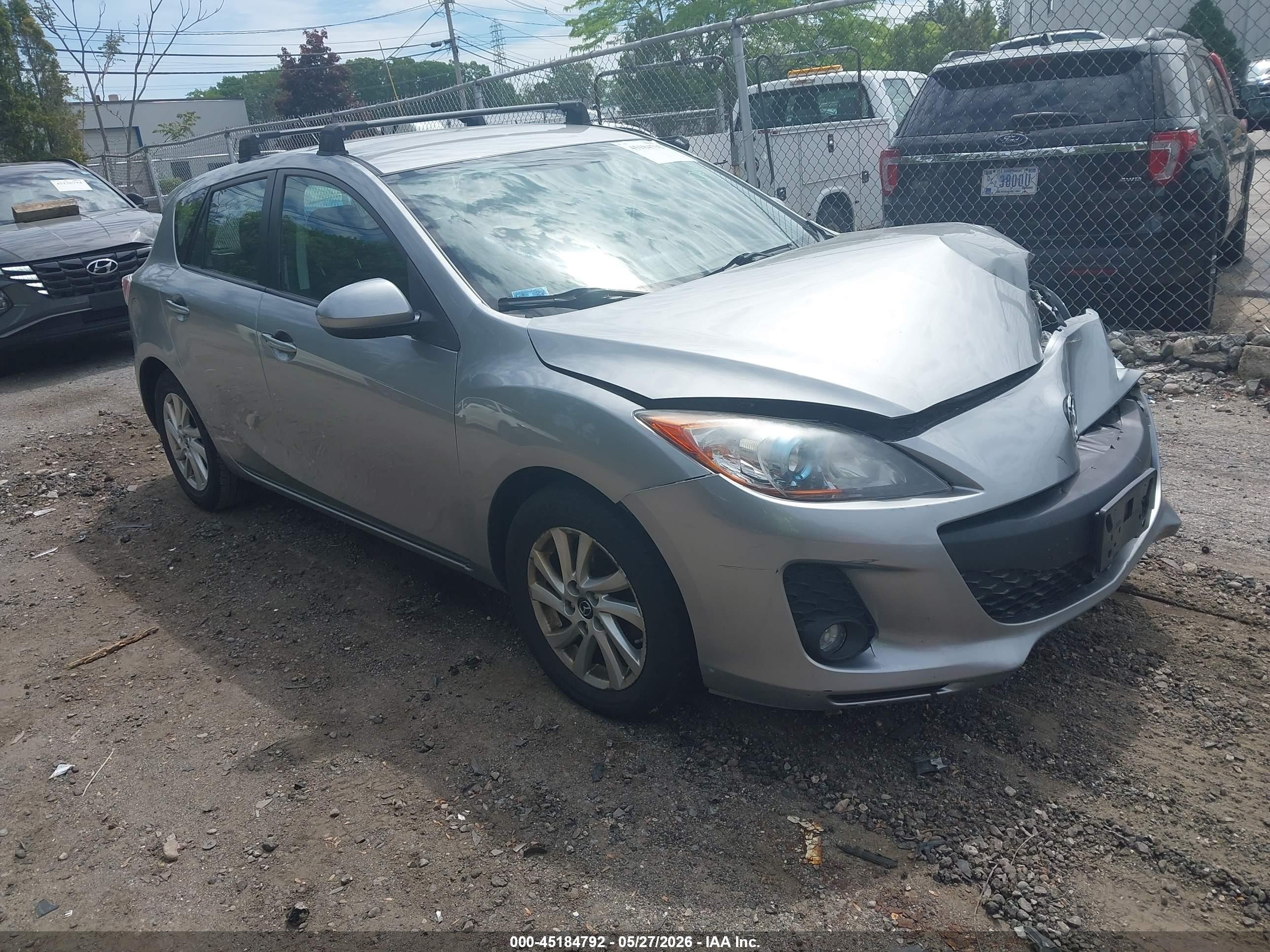 2013 Mazda Mazda3 I Touring Silver vin: JM1BL1LP0D1744423