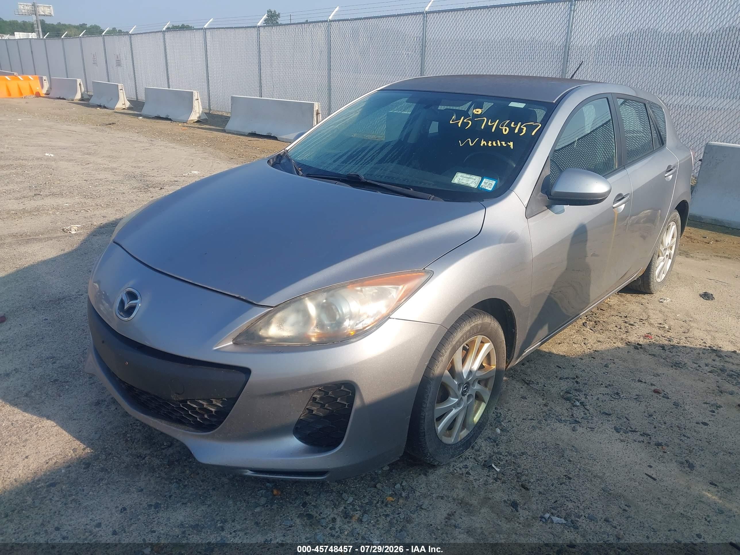 2013 Mazda Mazda3 I Touring Silver vin: JM1BL1LP2D1801706