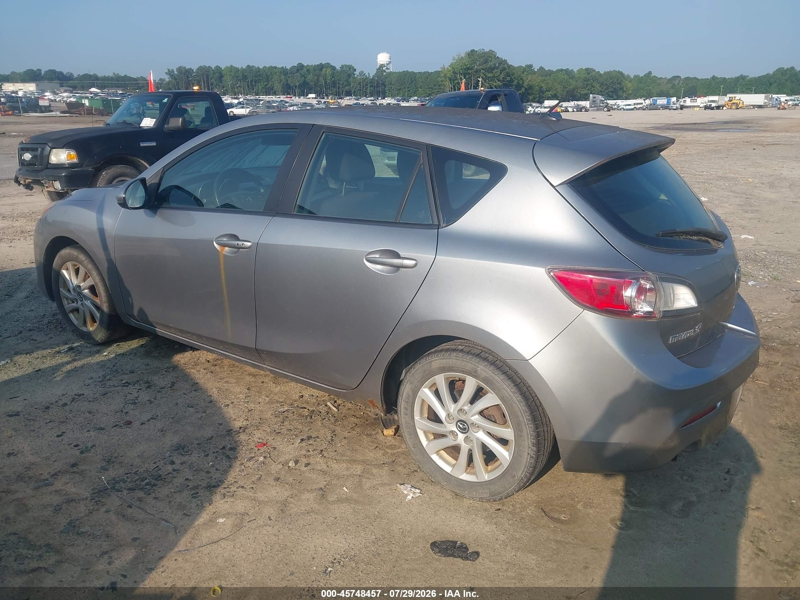 2013 Mazda Mazda3 I Touring Silver vin: JM1BL1LP2D1801706