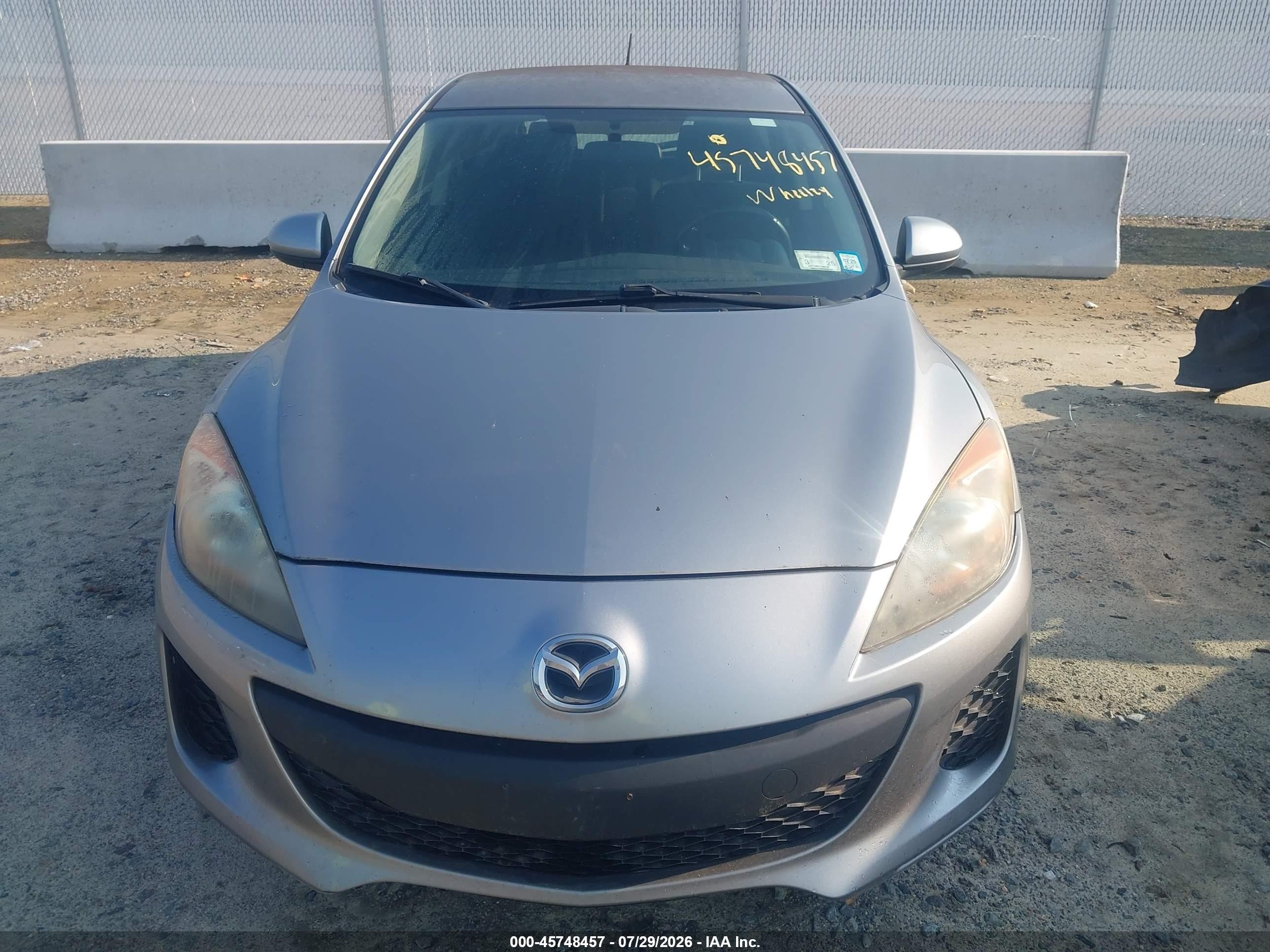 2013 Mazda Mazda3 I Touring Silver vin: JM1BL1LP2D1801706