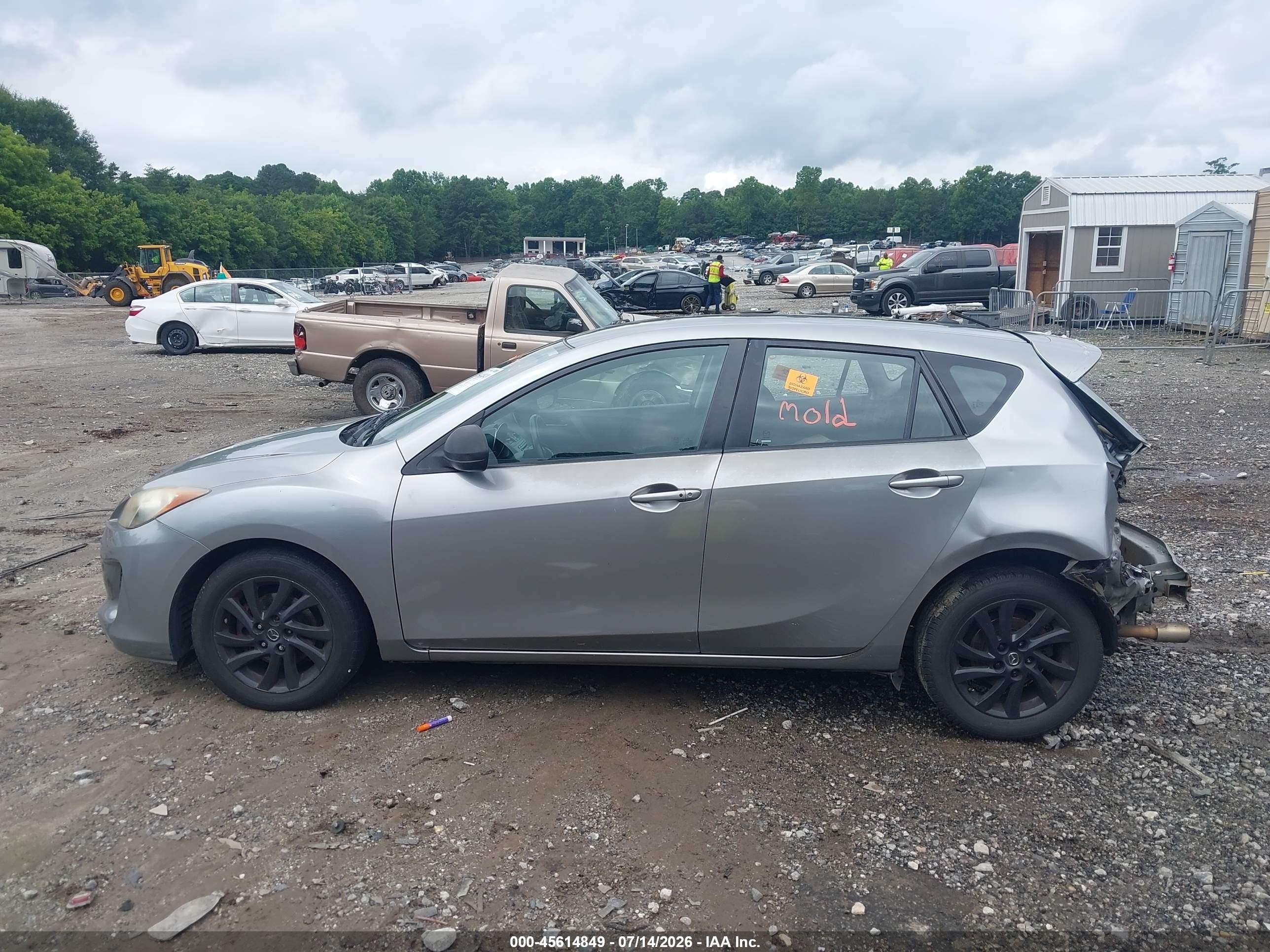 2013 Mazda Mazda3 I Touring Gray vin: JM1BL1LP3D1789890
