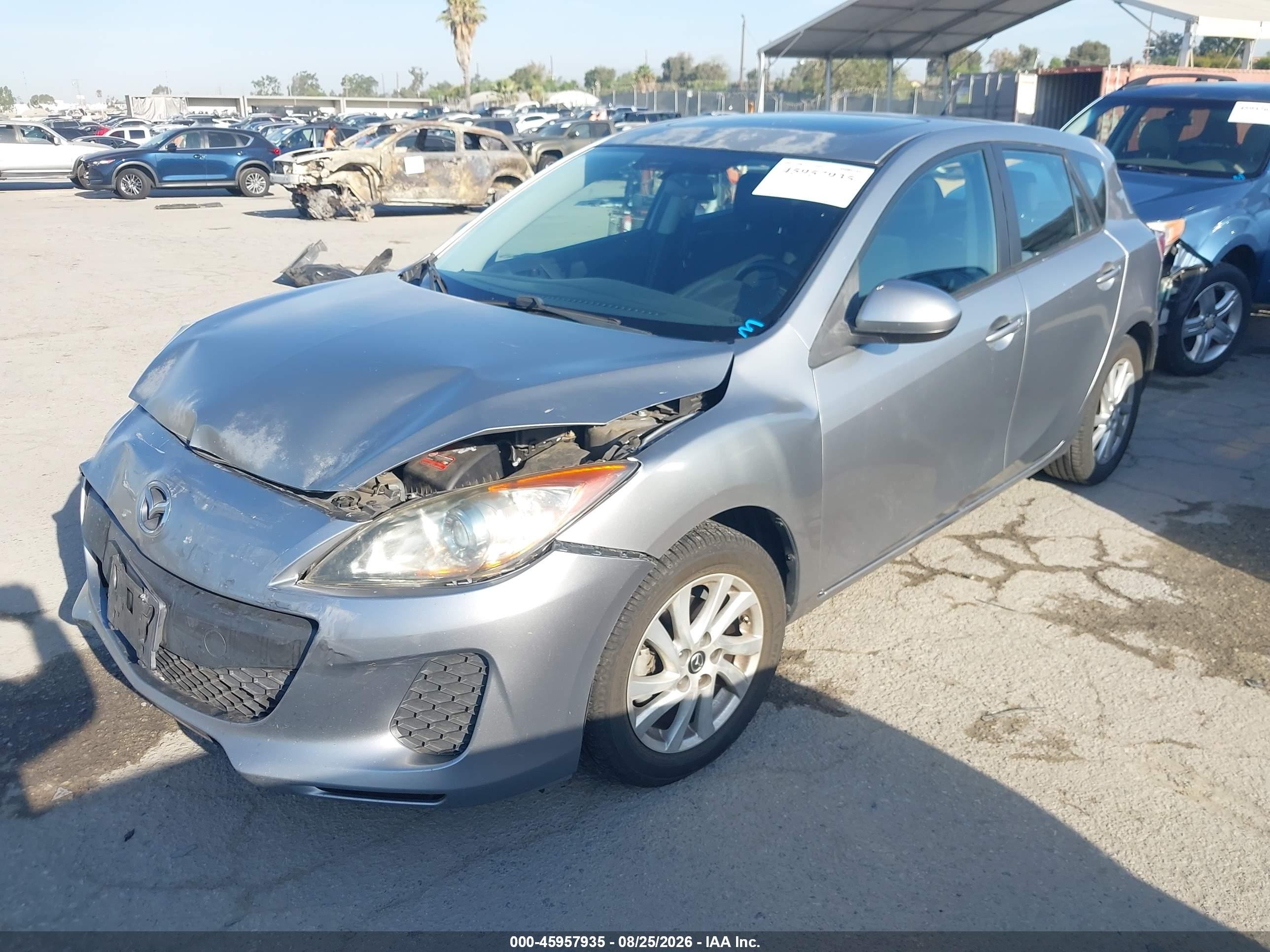 2013 Mazda Mazda3 I Touring Silver vin: JM1BL1LP3D1825318