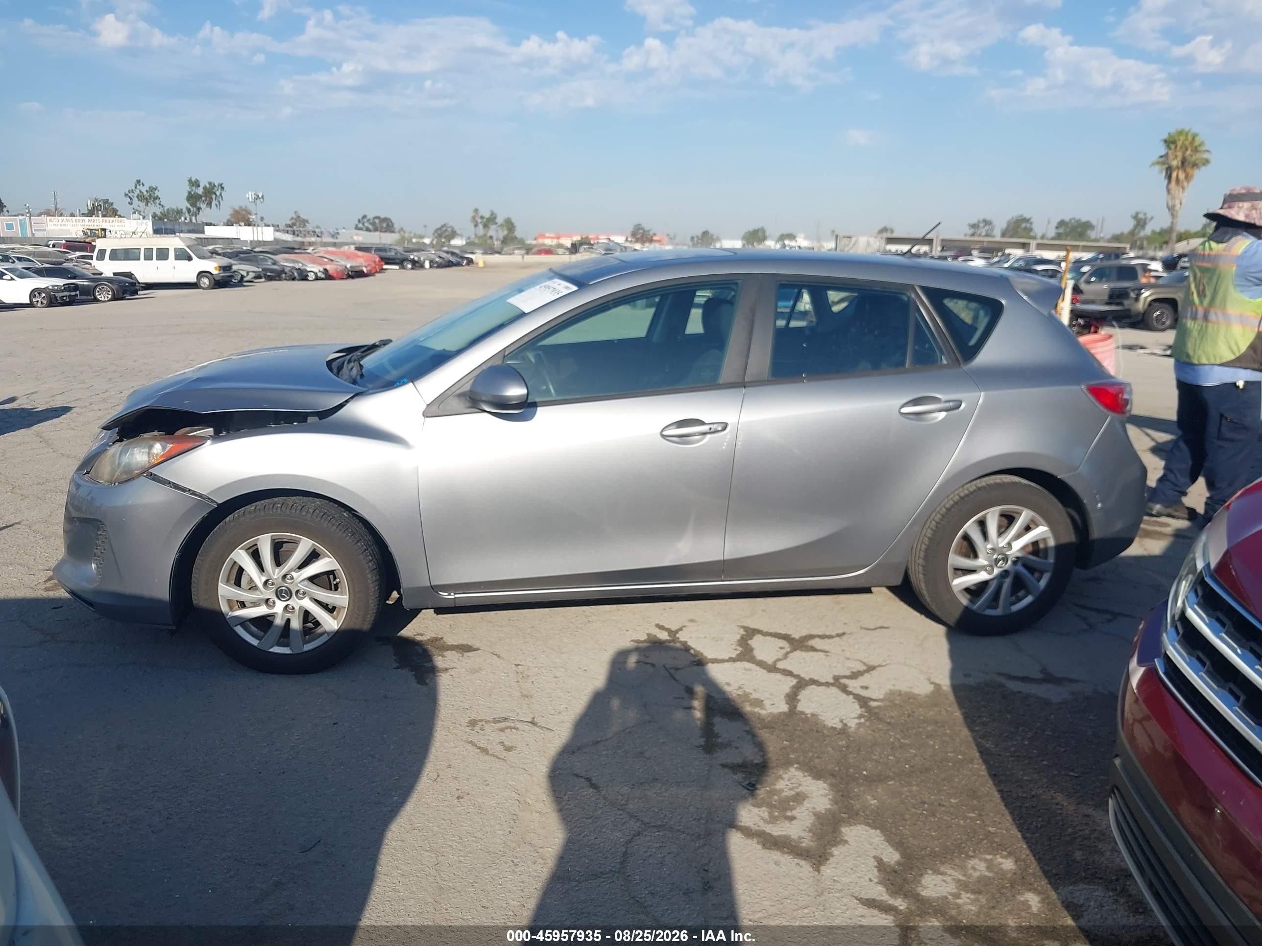 2013 Mazda Mazda3 I Touring Silver vin: JM1BL1LP3D1825318